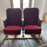 Burgundy velvet strapontin