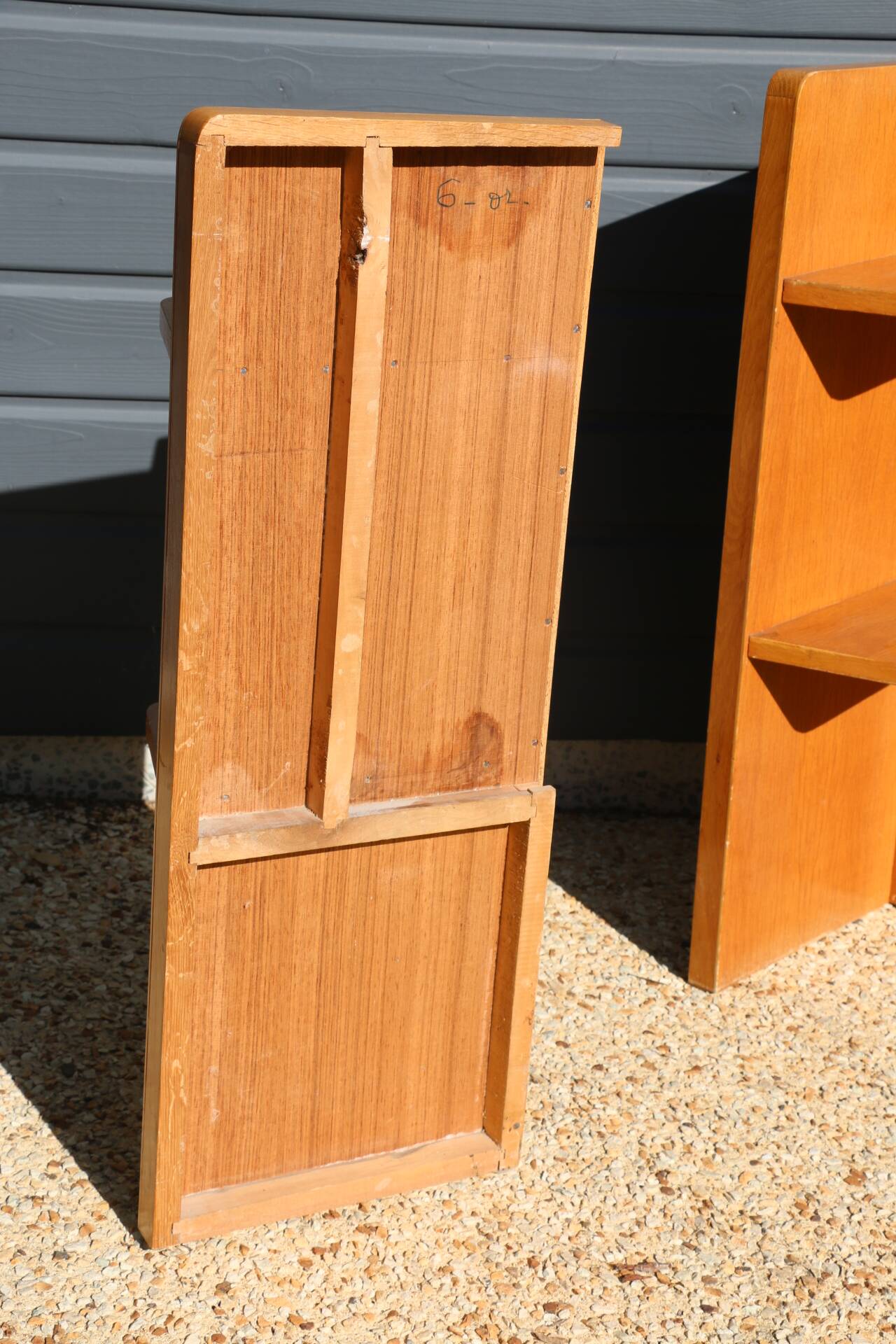 2 asymmetrical bedside tables in oak veneer