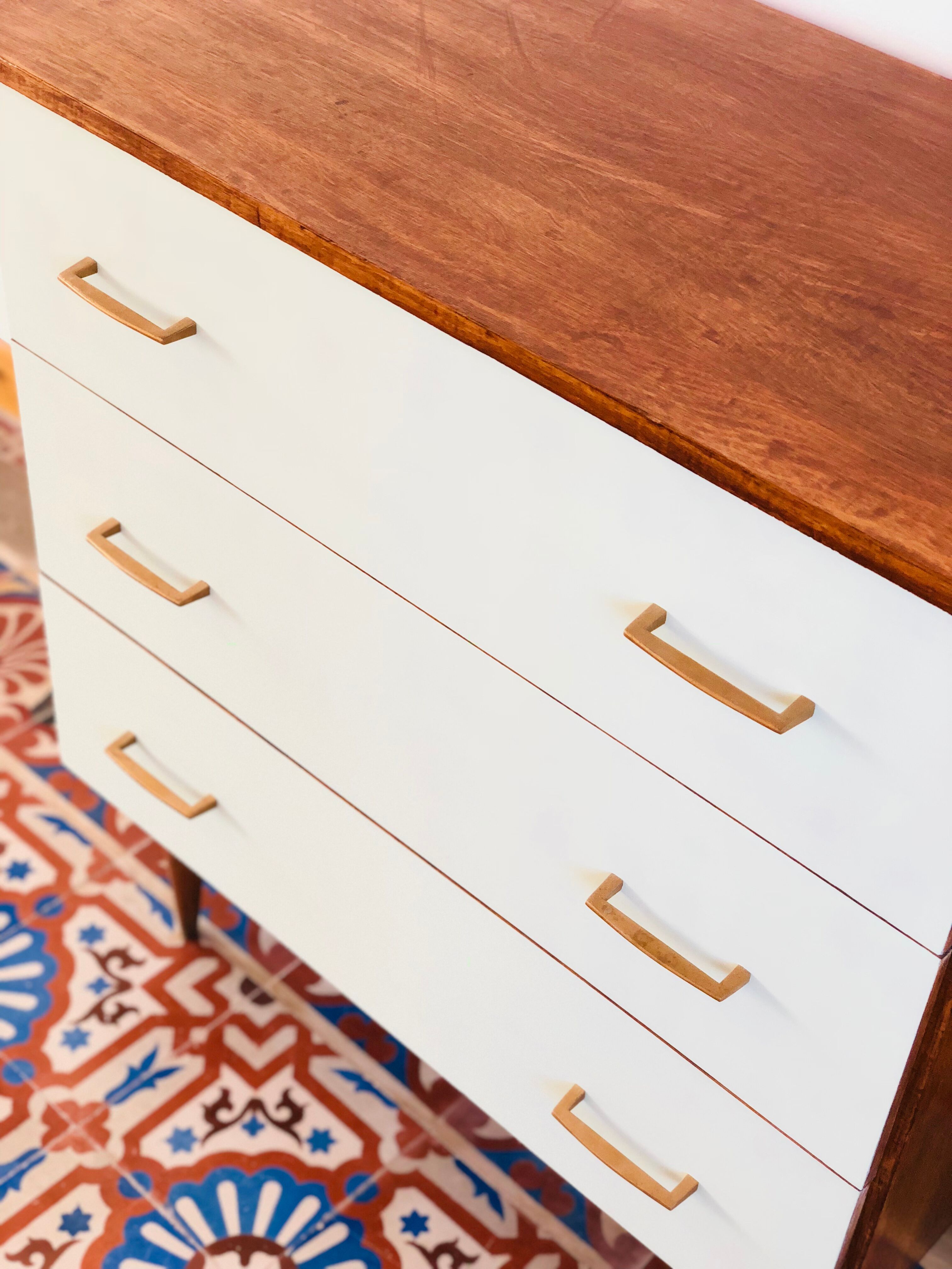 Vintage 1960 chest of drawers