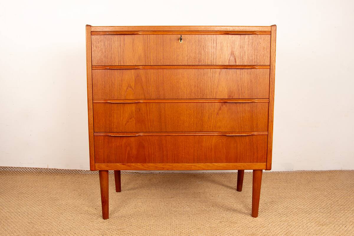 Commode Danoise 4 tiroirs en teck par Henning Jørgensen pour Fredericia.