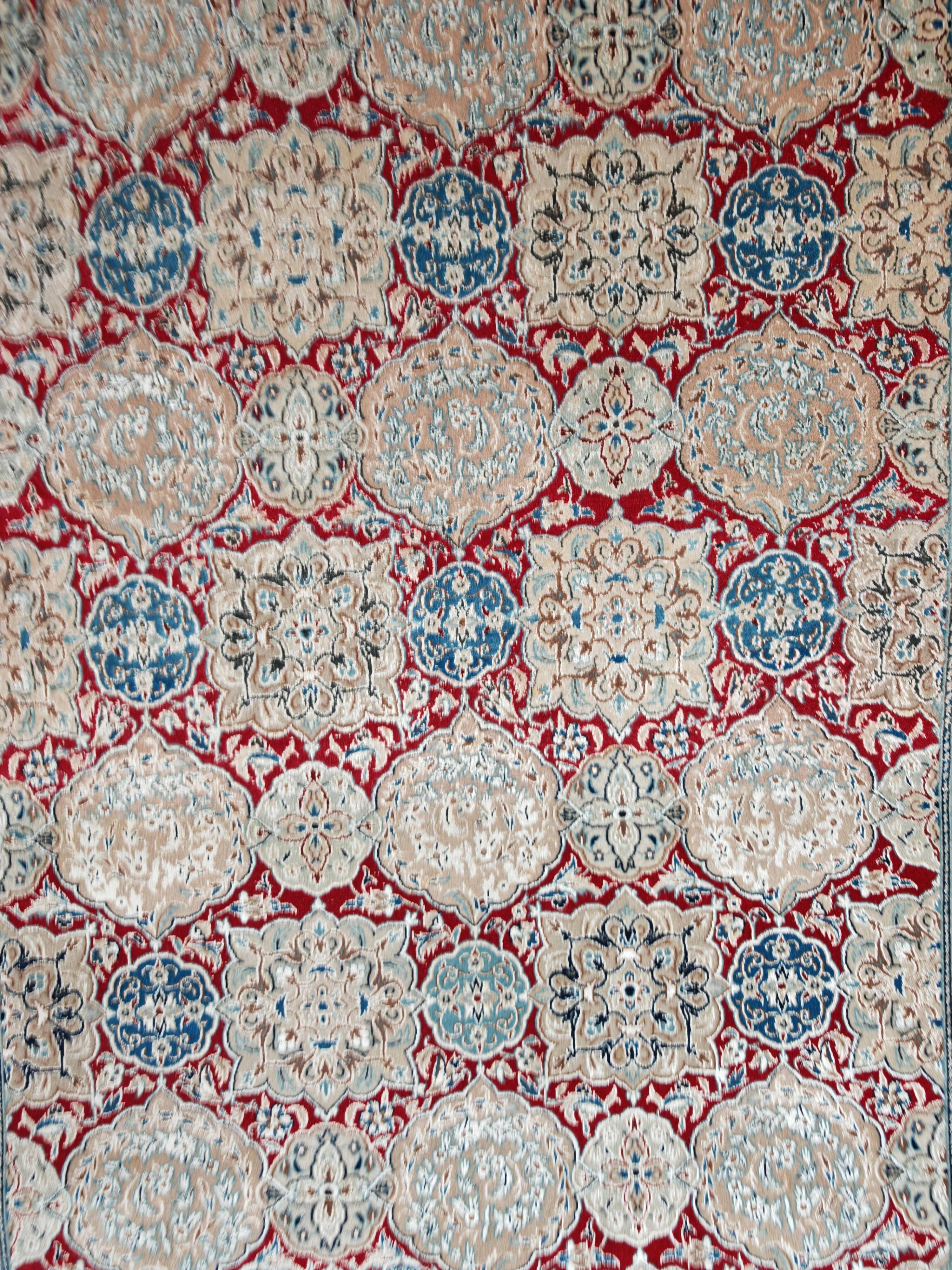 Vintage hand-knotted rug in virgin wool and silk, 1960s.