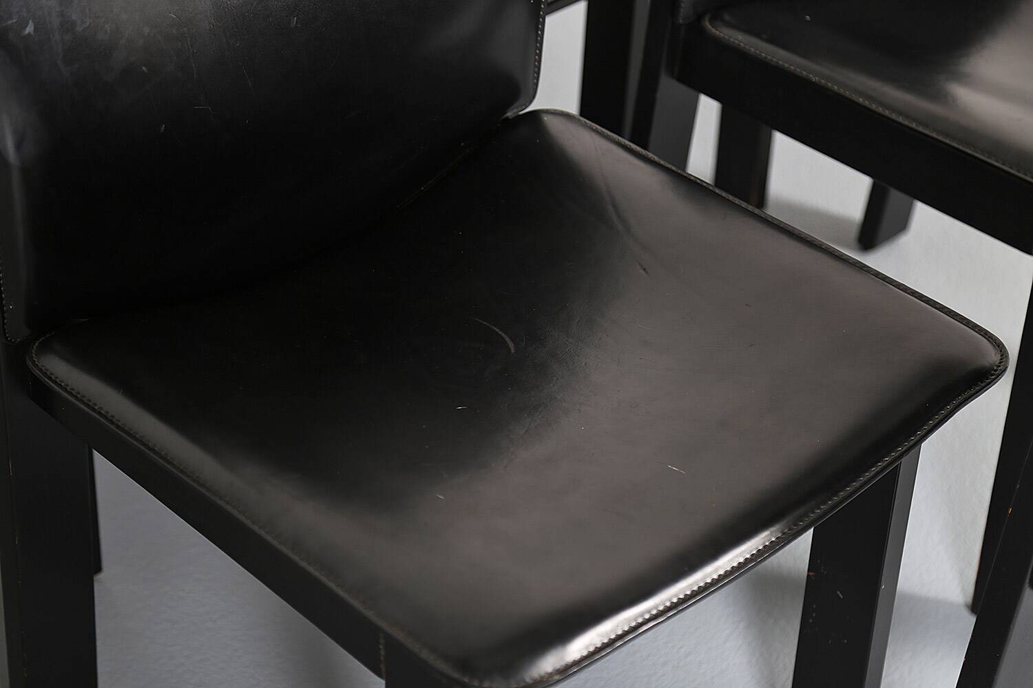 Lot de 6 chaises de salle à manger en bois et cuir noir