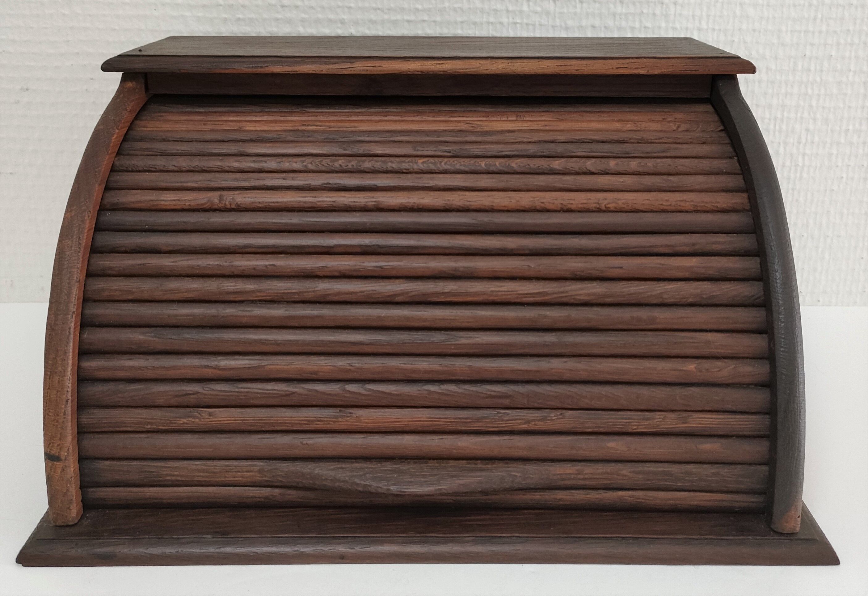 Solid wood writing with vintage curtain