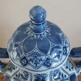 Covered pot in Delft porcelain