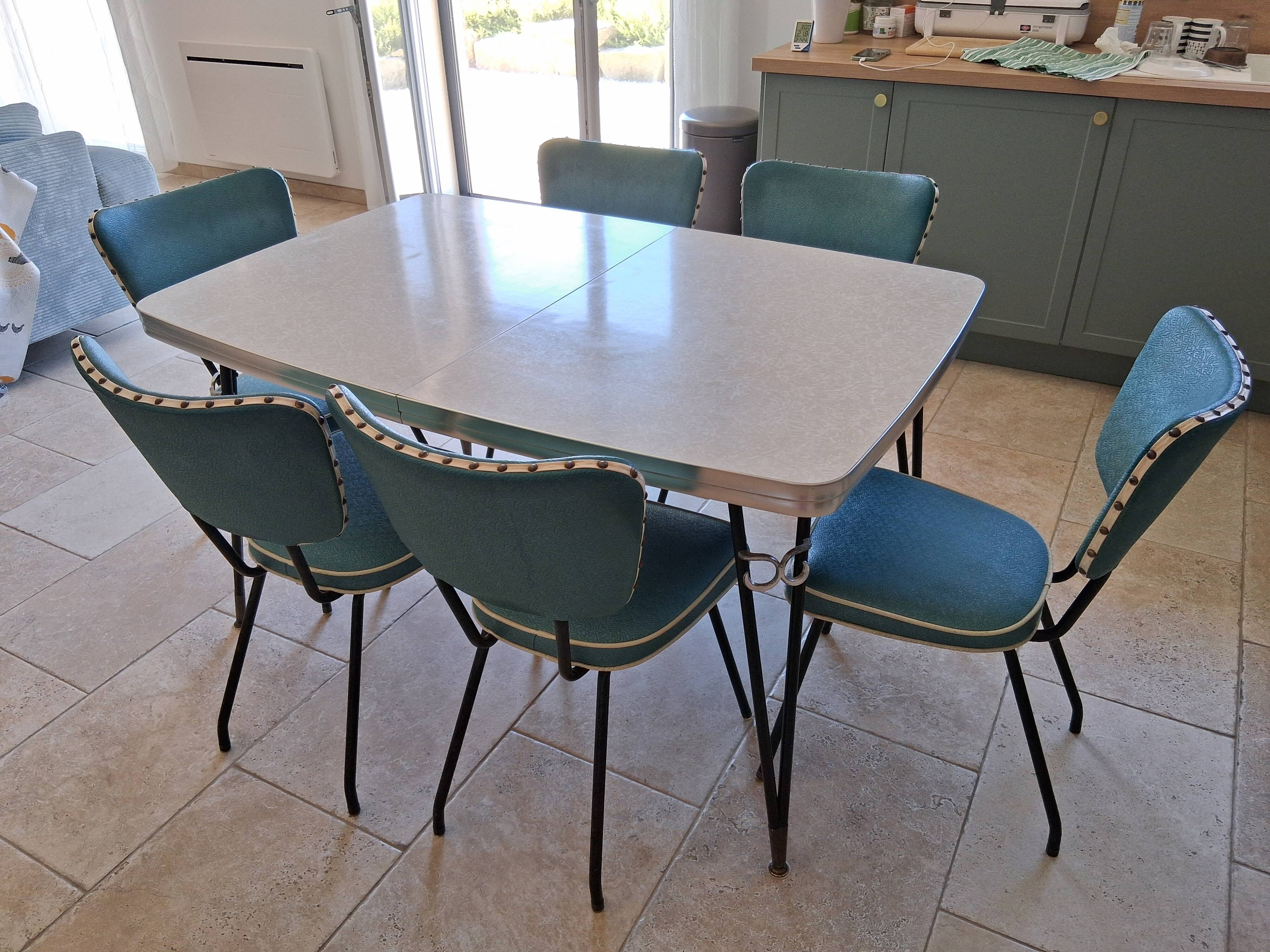 Ensemble table et 6 chaises Lloyd Manufacturing