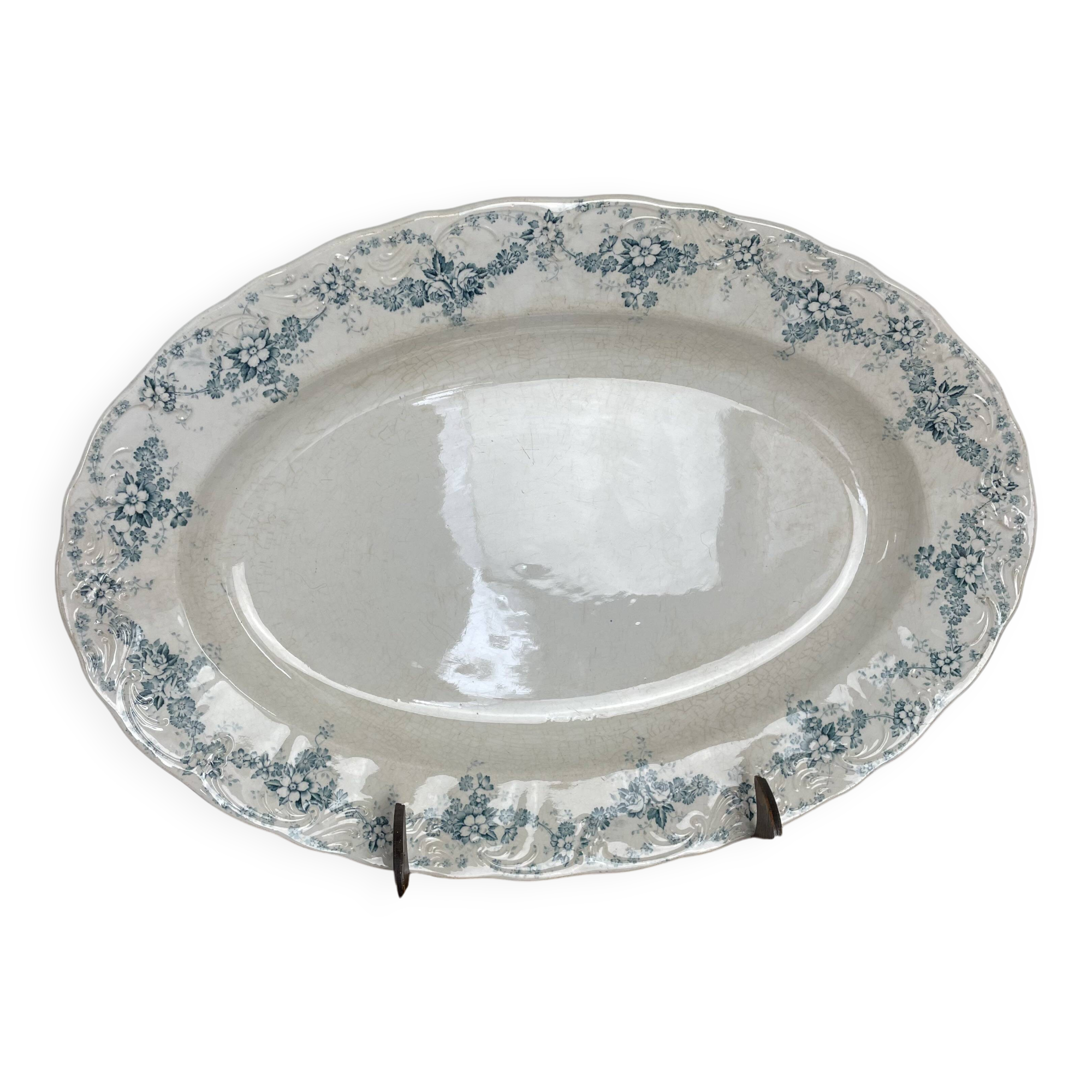 41 cm oval dish in Maastricht earthenware, Clara model