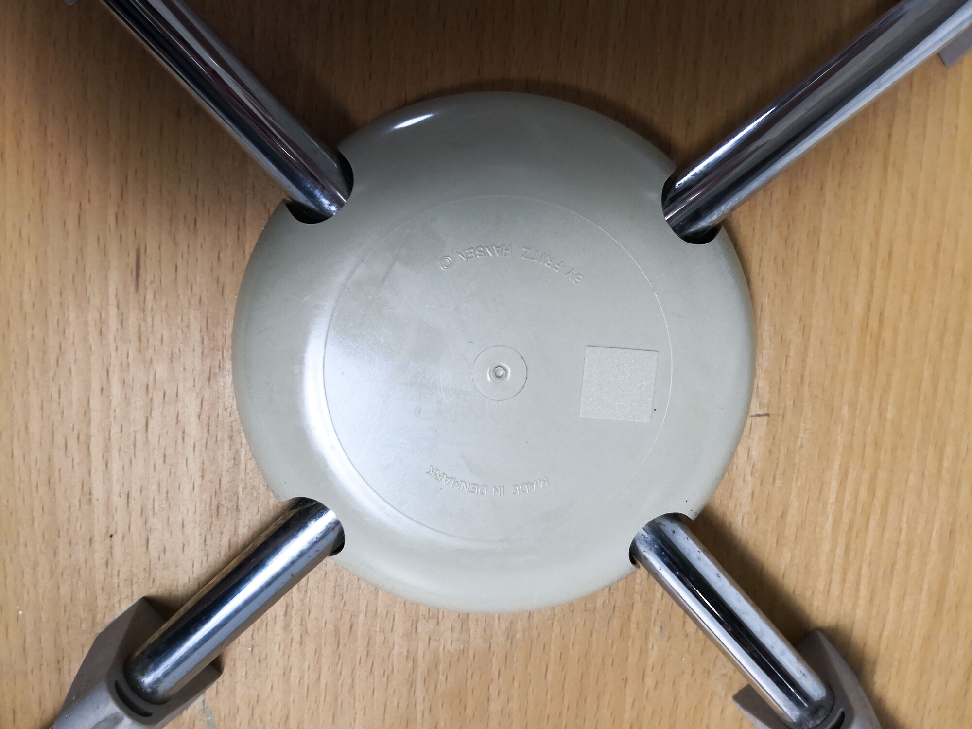 Pair of chairs 3107 "Butterfly" by Arne Jacobsen for Fritz Hansen