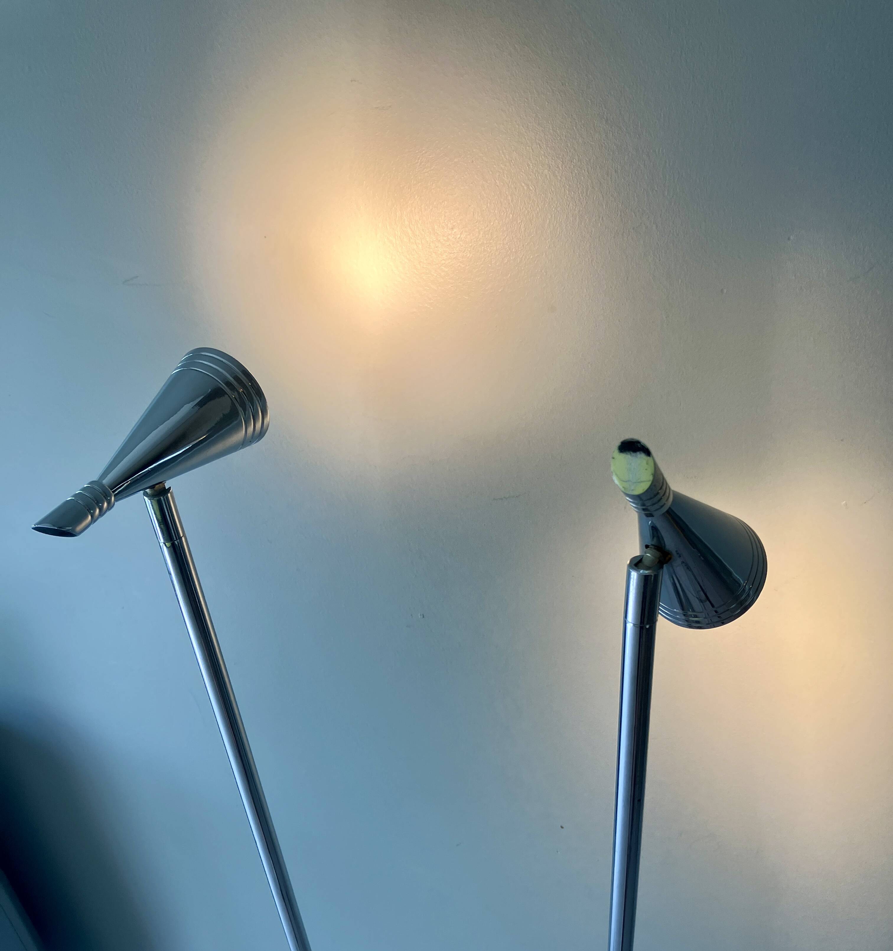 Paire de lampadaires Herstal acier chromé