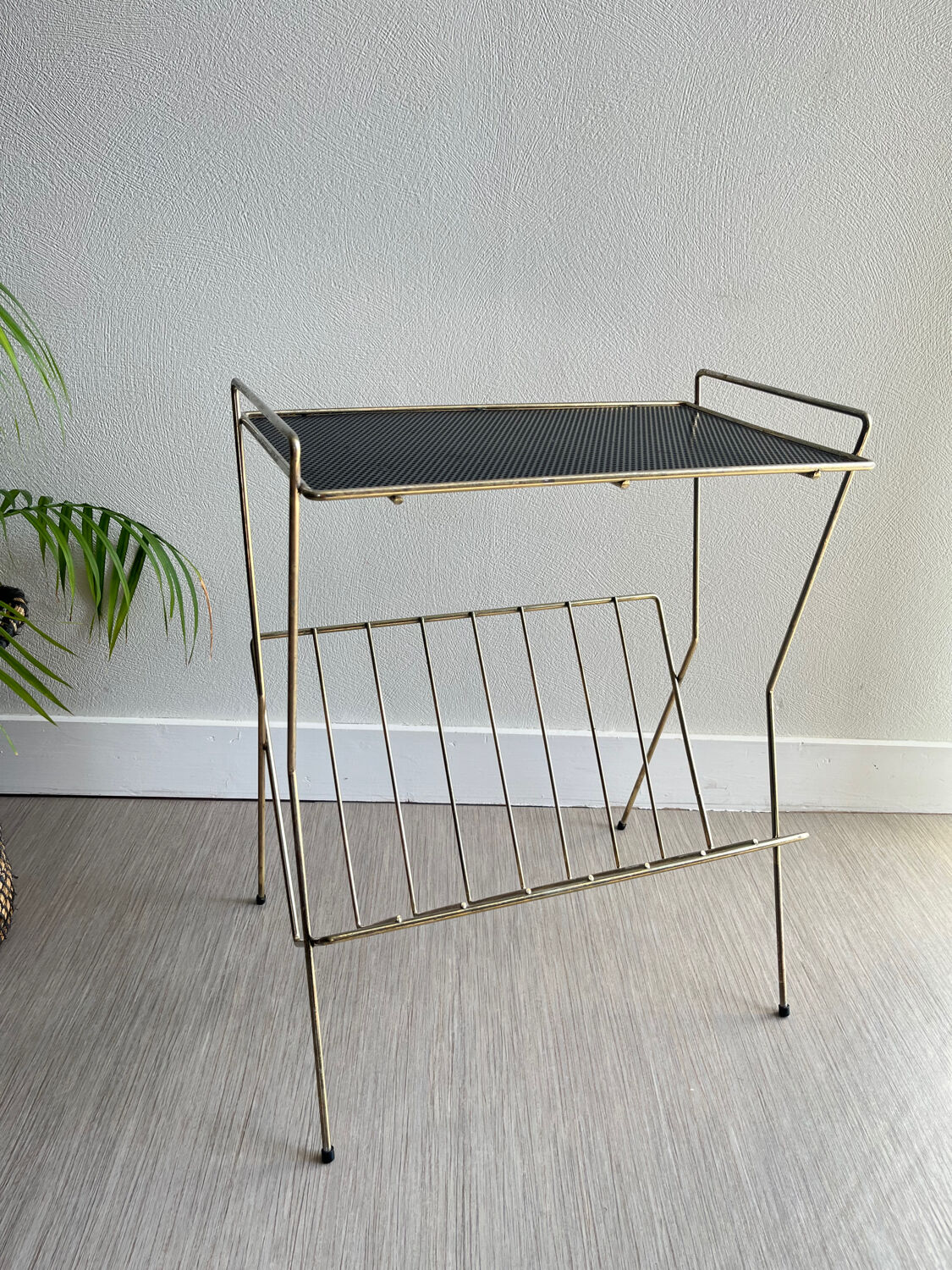 Vintage side table / gold end table / accent table