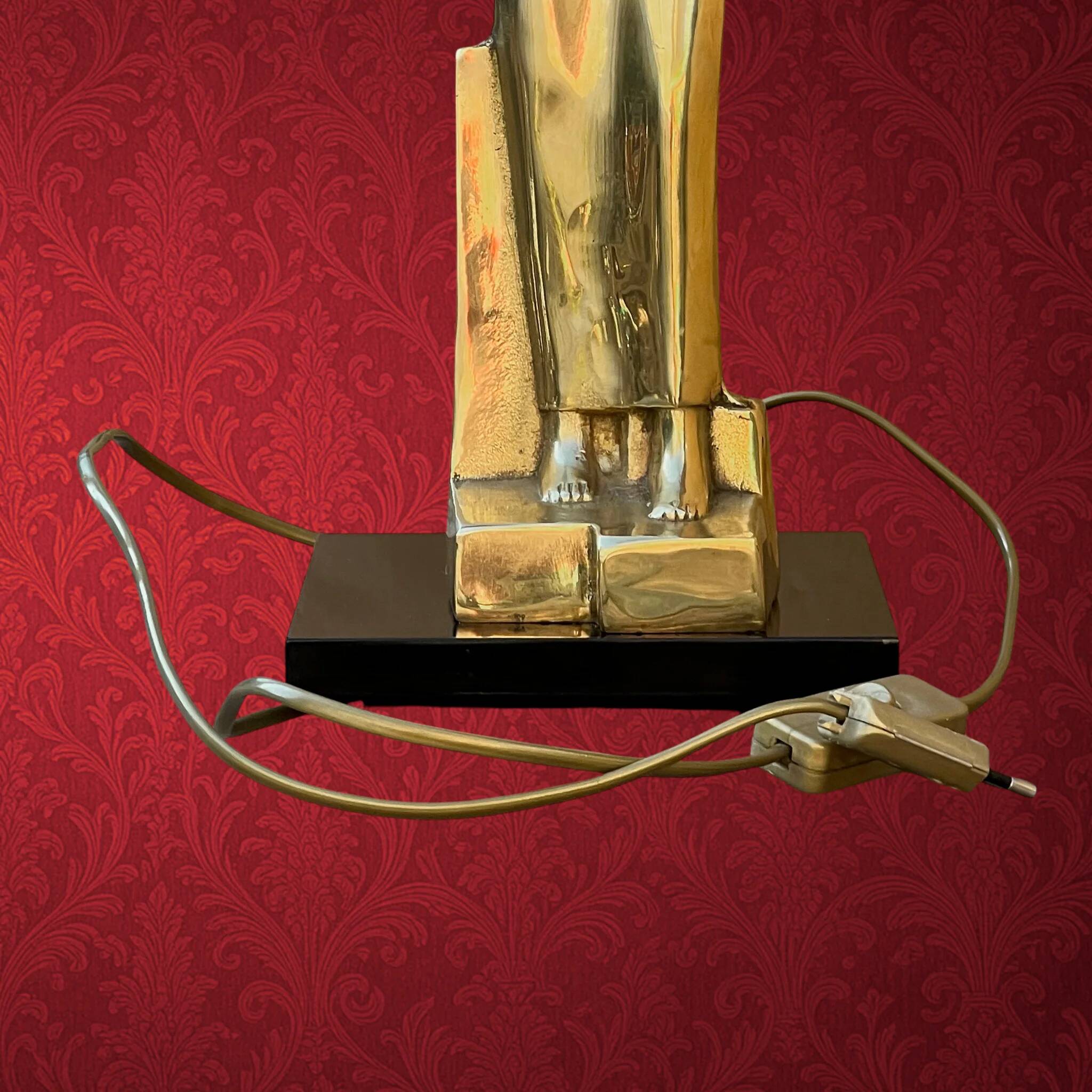 Massive table lamp of Egyptian woman in gilded metal – 1970s-1980s