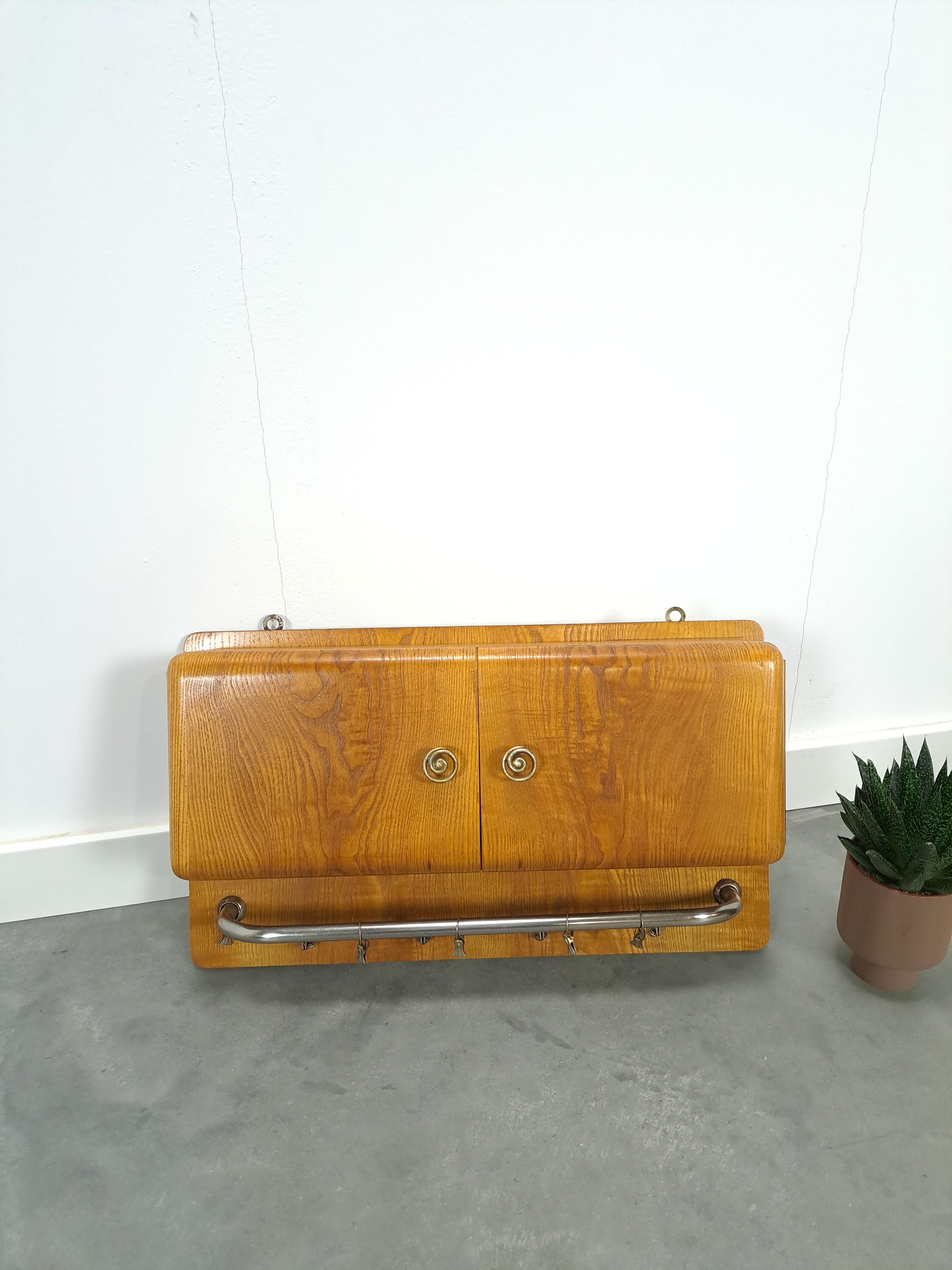 Porte serviette d’armoire de cuisine murale en bois vintage