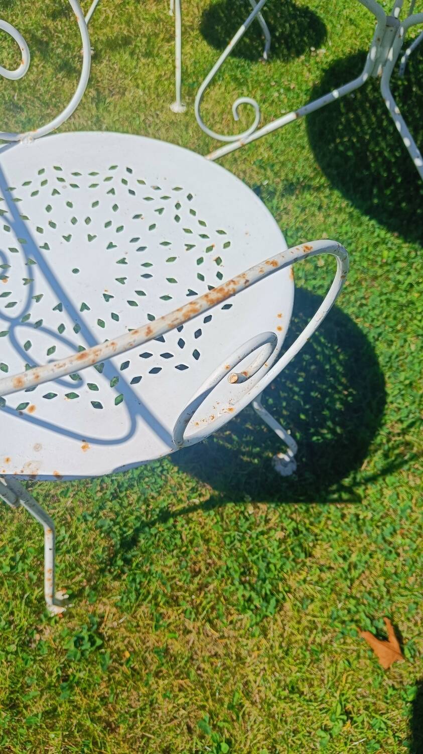 White wrought iron garden furniture