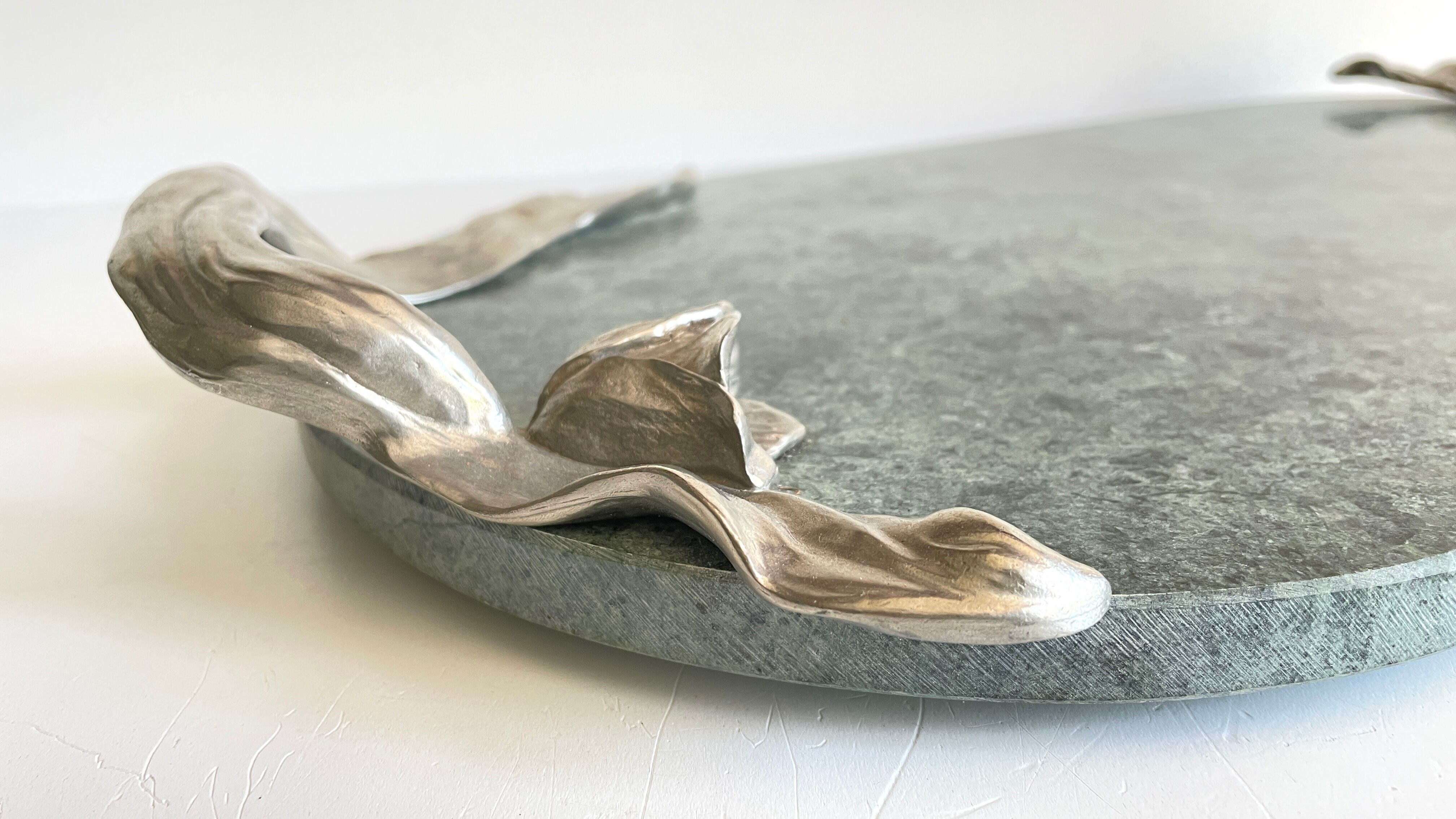 Oval top in marble and tin