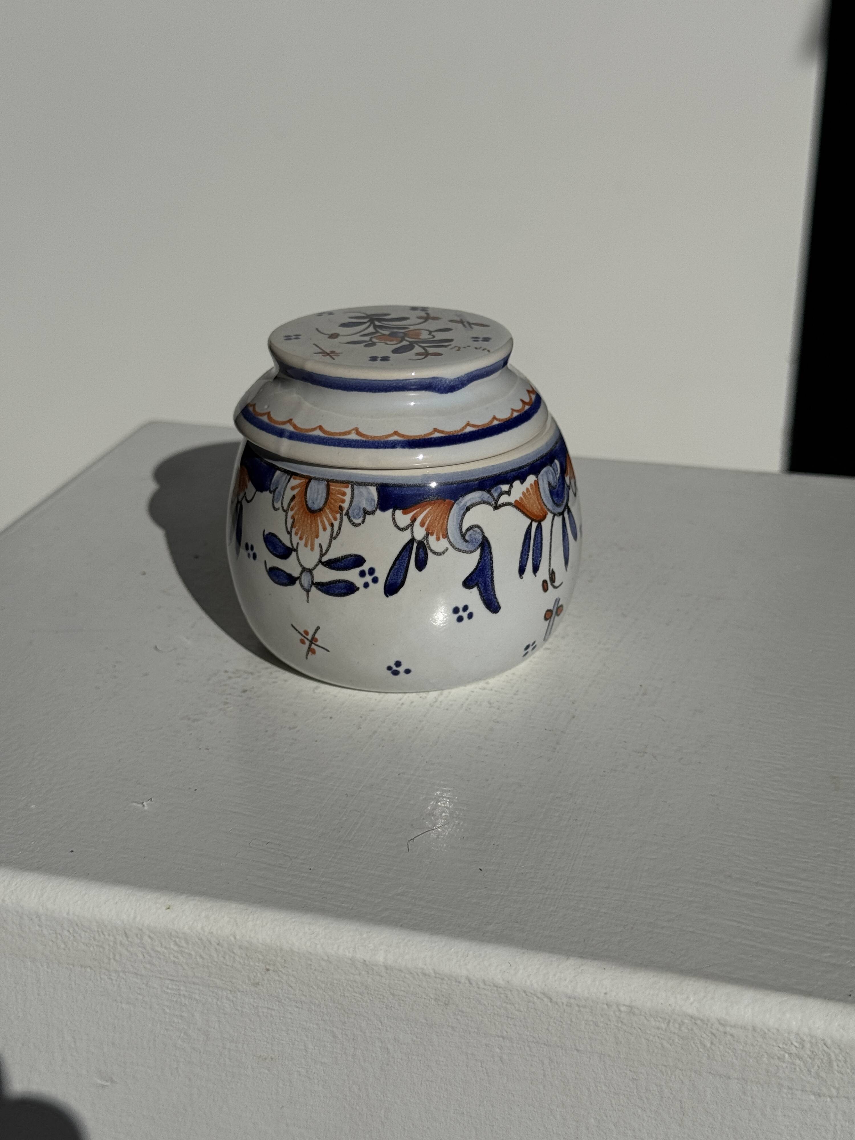 Small water butter dish in vintage earthenware with blue and orange floral patterns D10