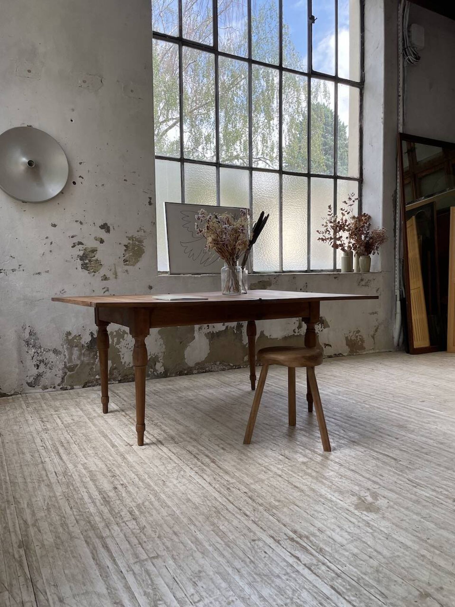 Table de ferme noyer plateau pivotable à allonges
