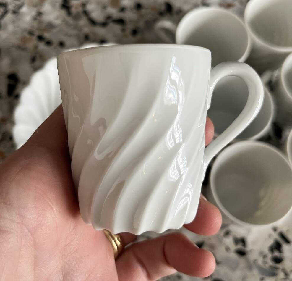 Service of 7 coffee cups + saucers in Limoges porcelain – Haviland –