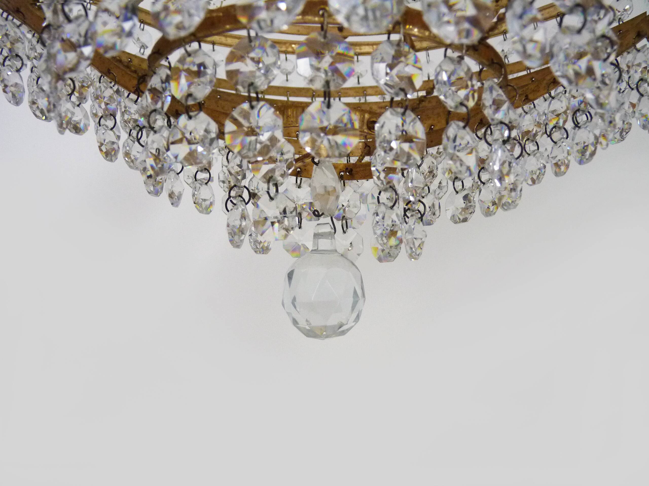 Large and antique chandelier, brass crown ceiling light, 7 tiers, 6 lights