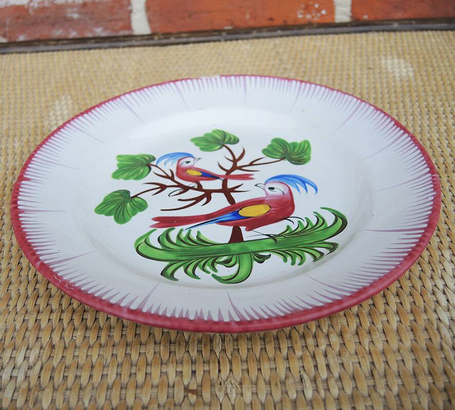 Old decorative ceramic plate: 2 birds in the tree