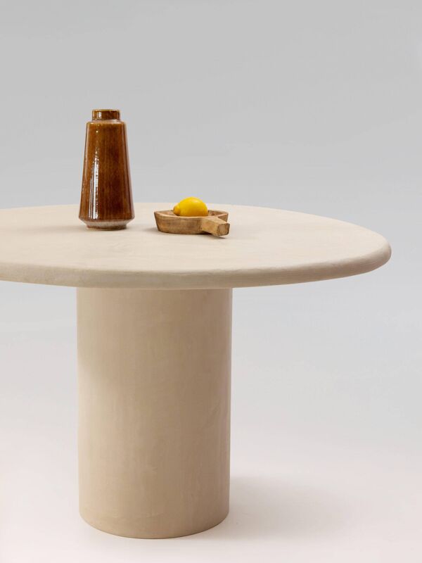 Table à manger lorā en béton ciré