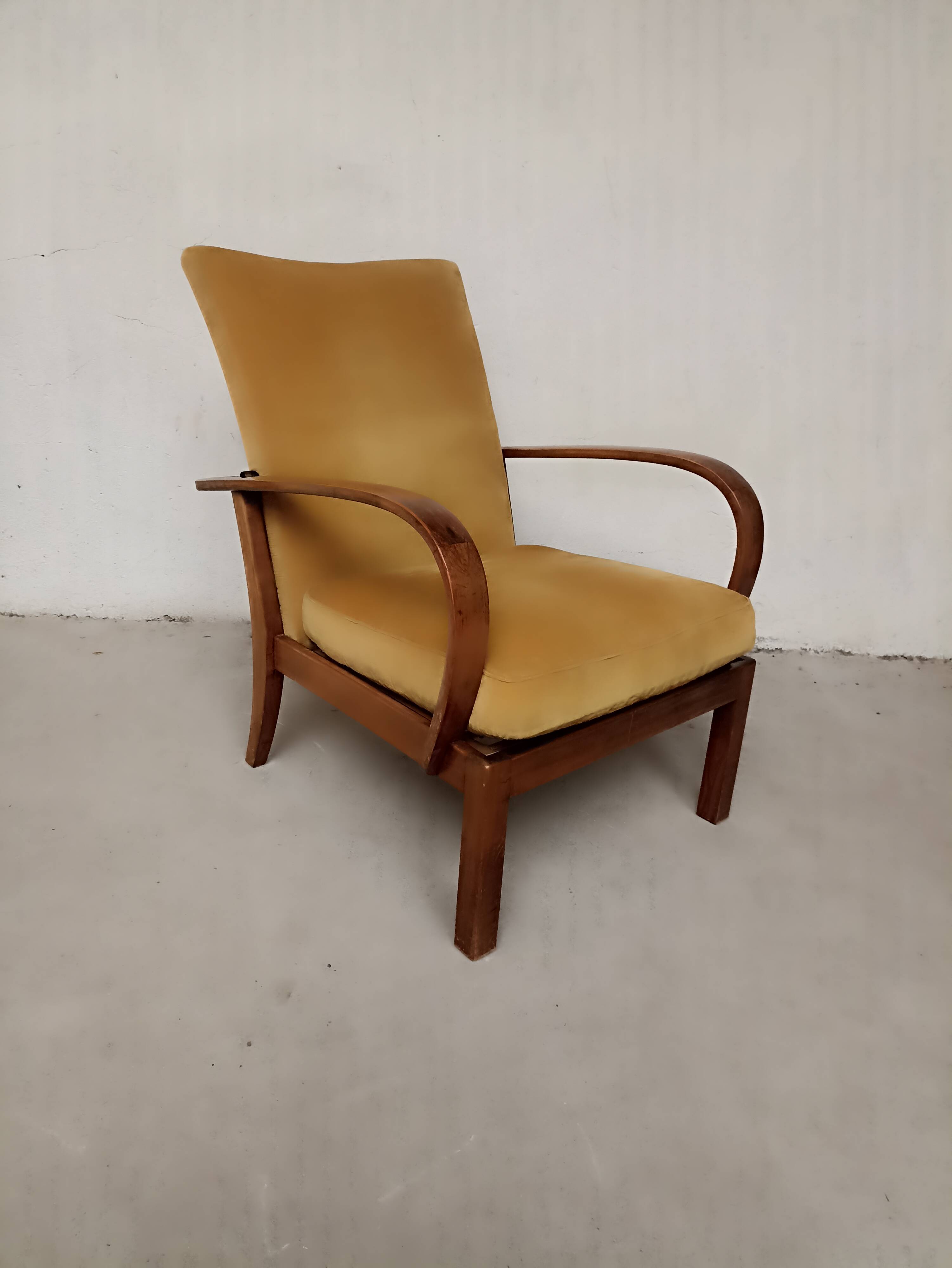 Knoll Antimott reclining armchair