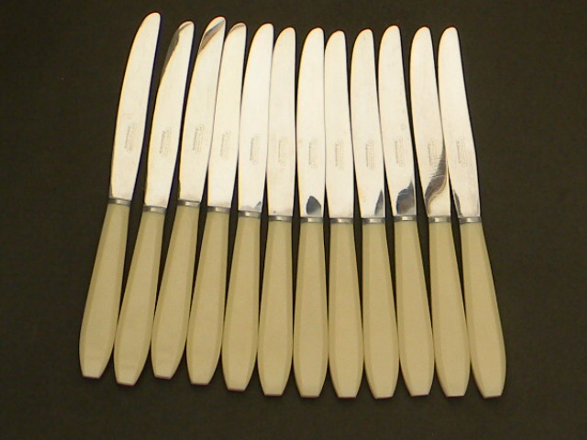 Lot of 12 cheese or vintage dessert knives apollonox