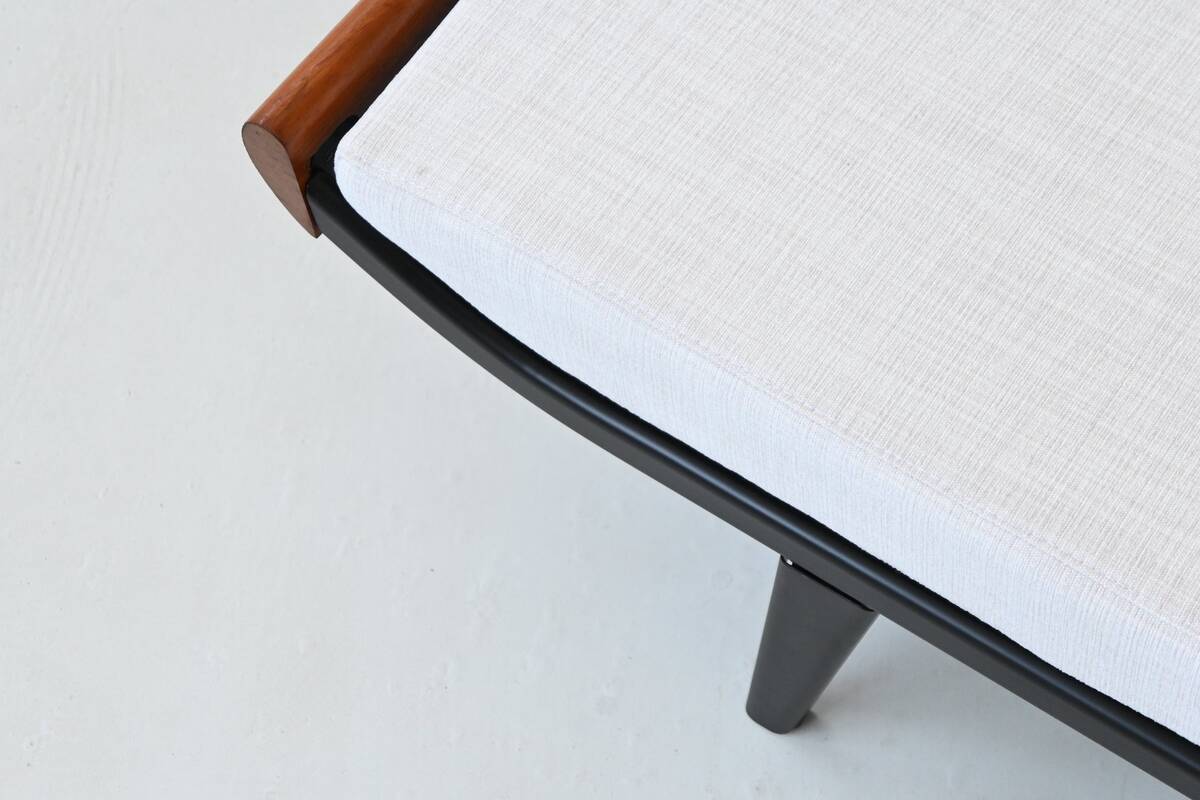 Dick Cordemeijer Cleopatra daybed white fabric Auping Netherlands 1954