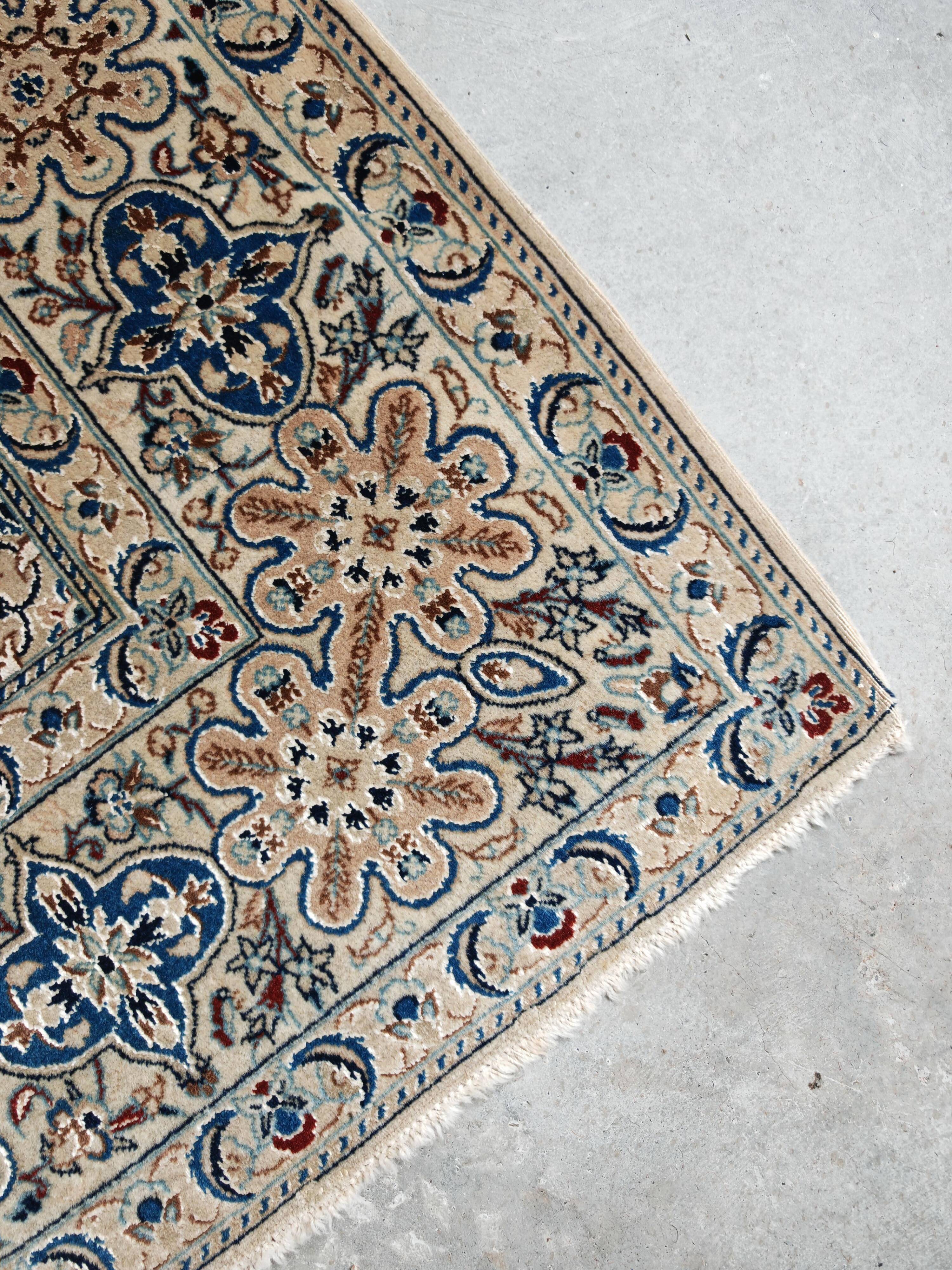 Vintage hand-knotted rug in virgin wool and silk, 1960s.