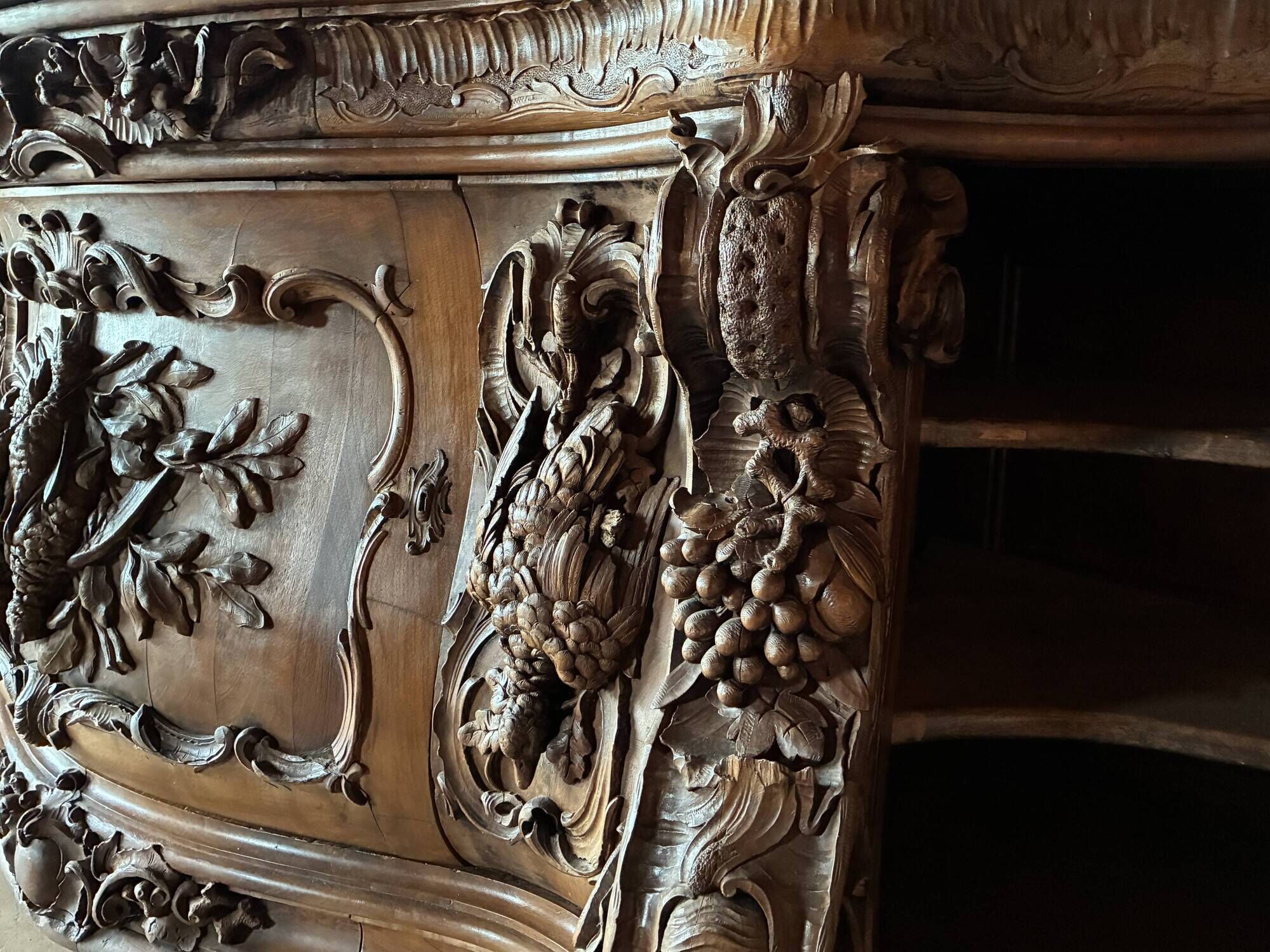 Monumental sideboard from the 19th century.