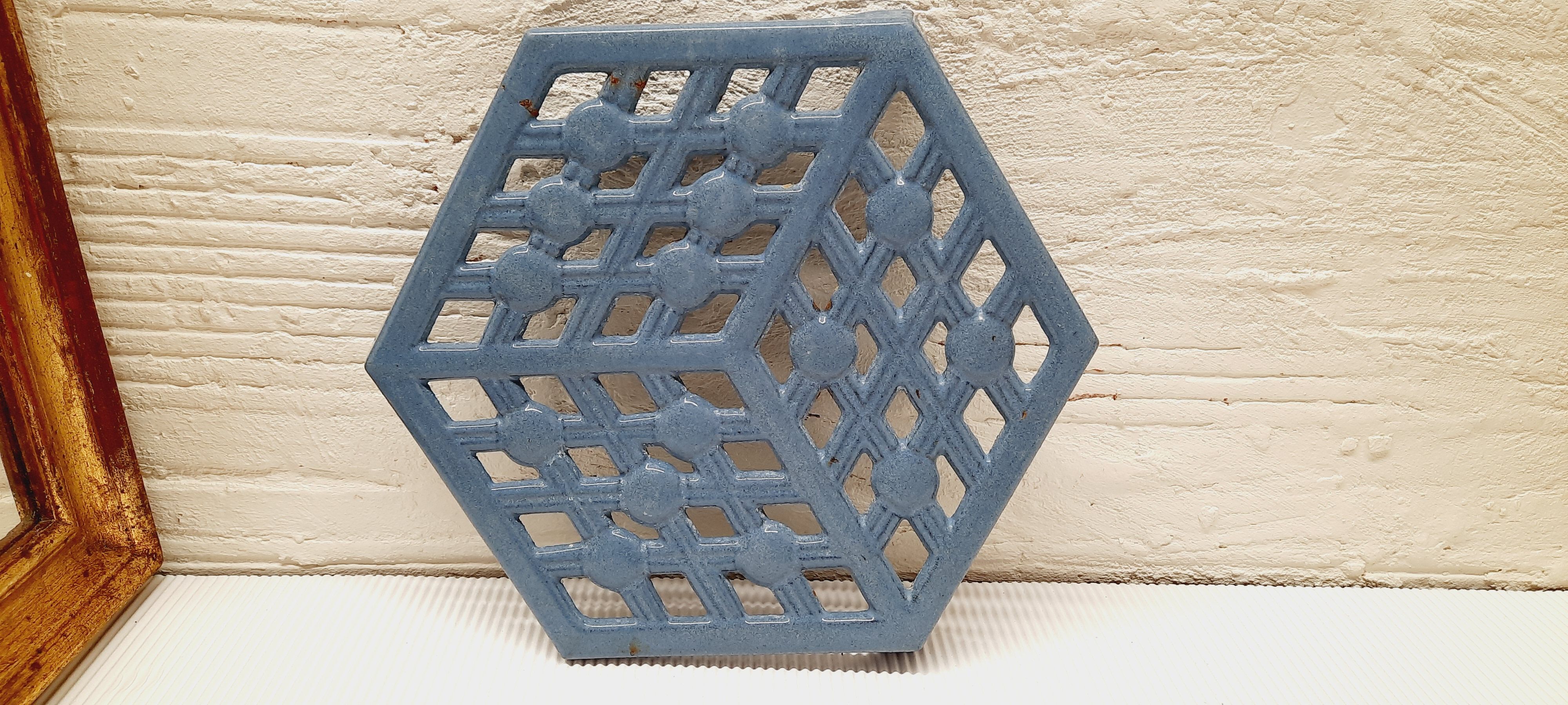 Art deco enamelled cast iron trivia