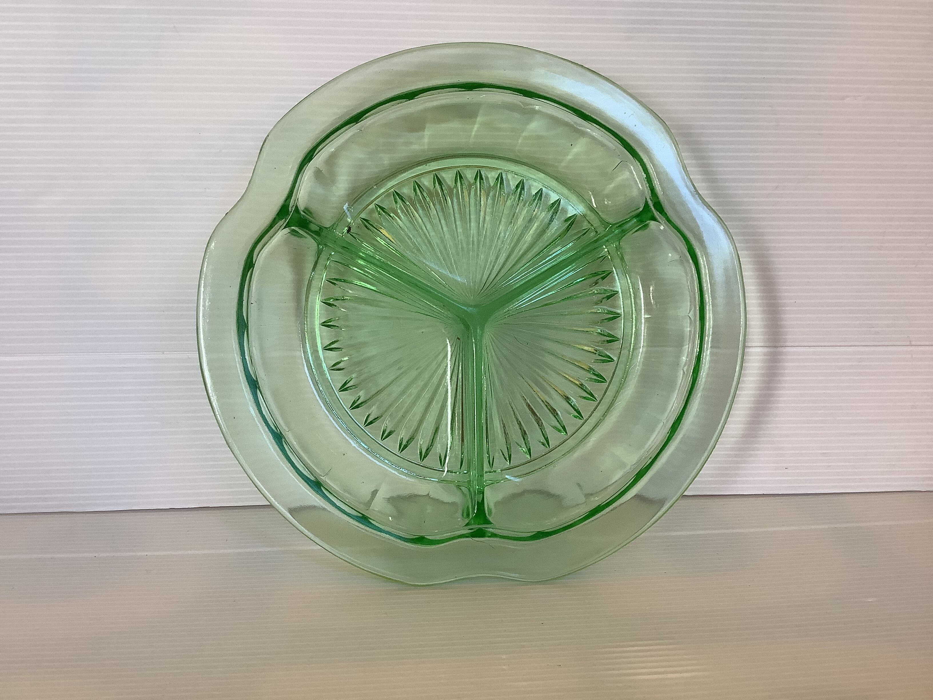 Old servant green glass uraline style