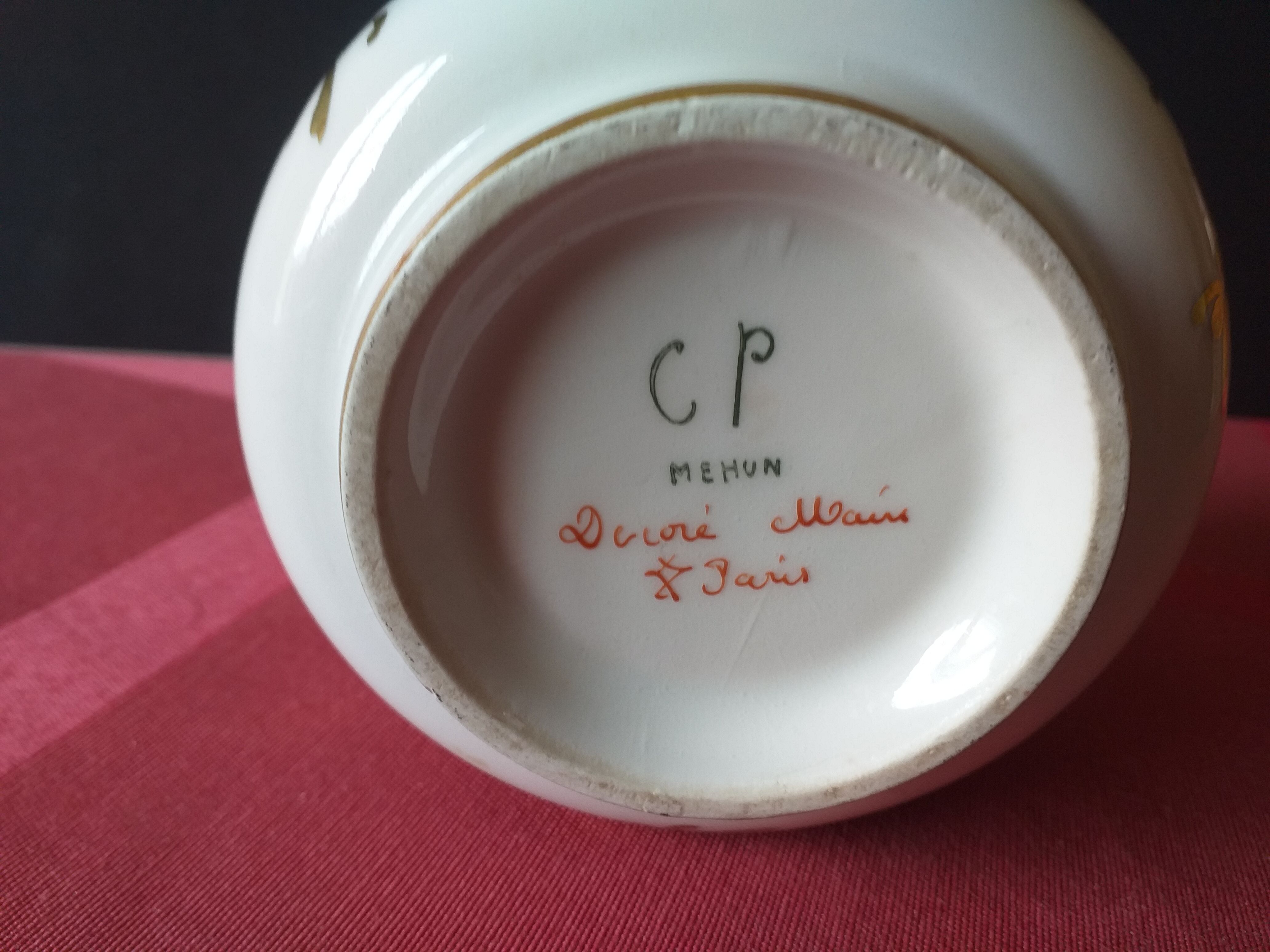 Porcelain planter decorates Paris polychrome flowers or Mehun Albert Pillivuyt