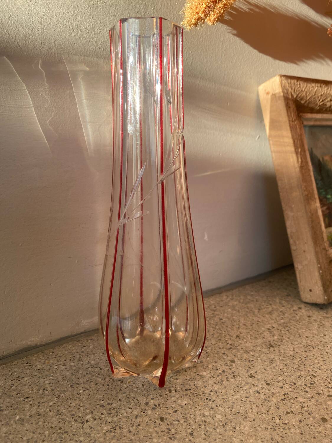 Engraved soliflore vase