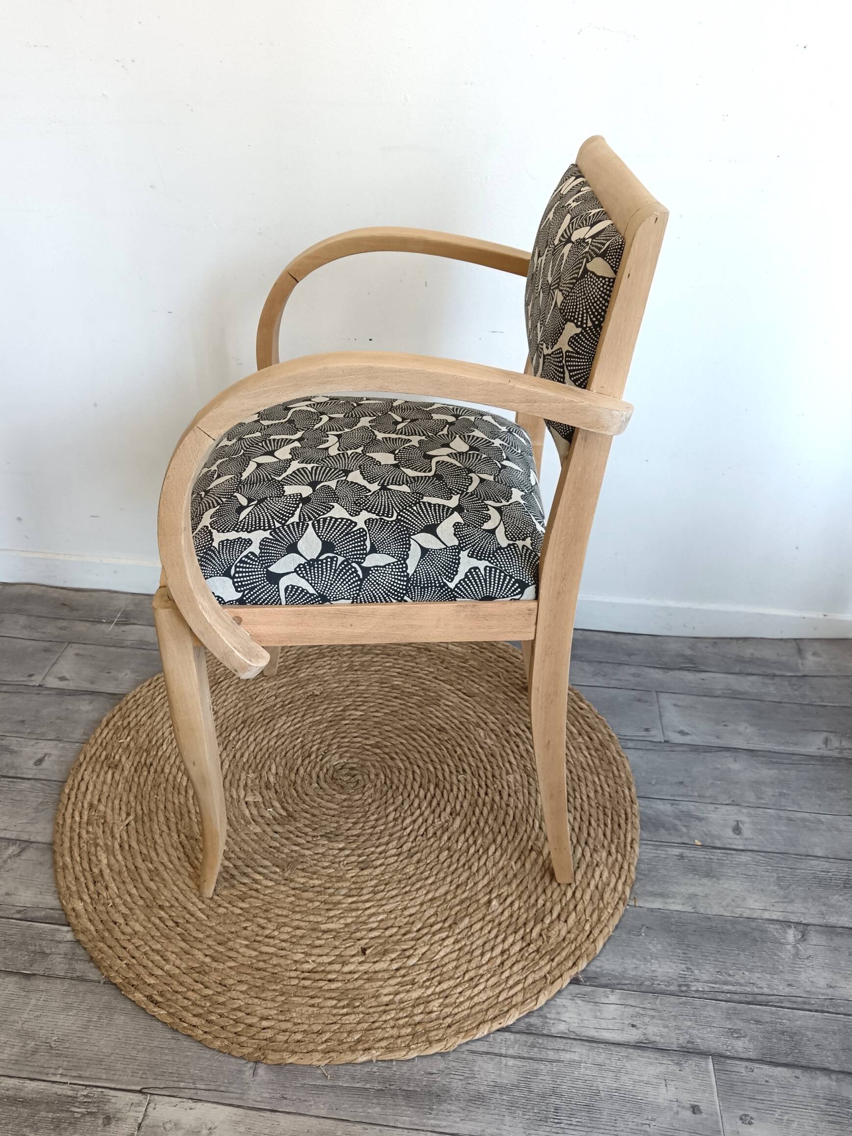Fauteuil bridge bois tissu fleurs Noir et blanc
