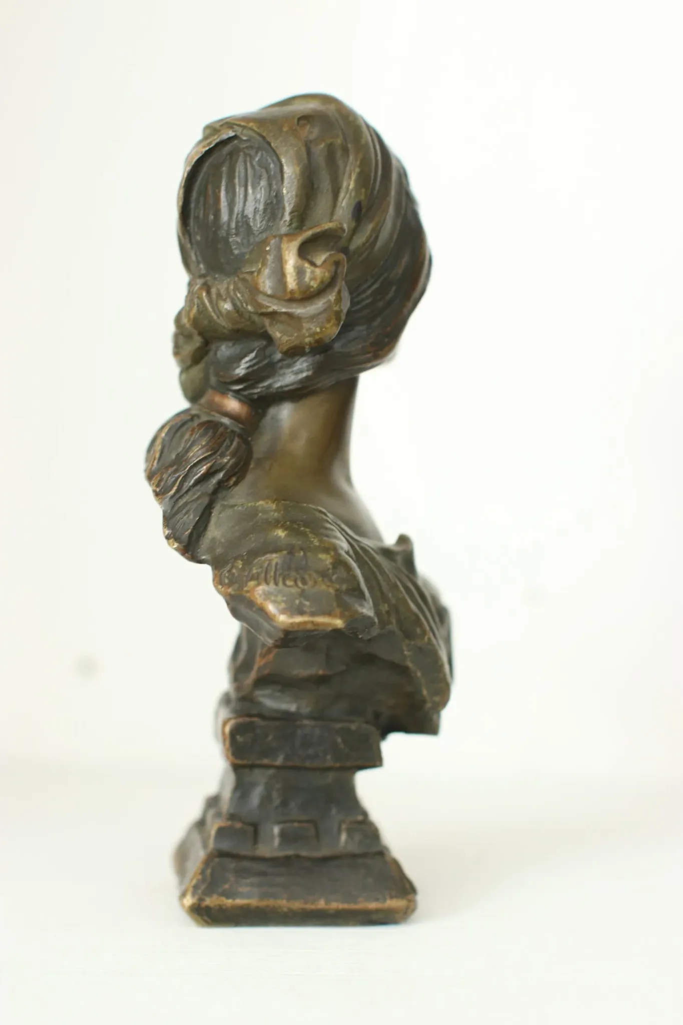 French Art Nouveau bronze bust 'Cendrillon' by E. Villanis – circa 1900