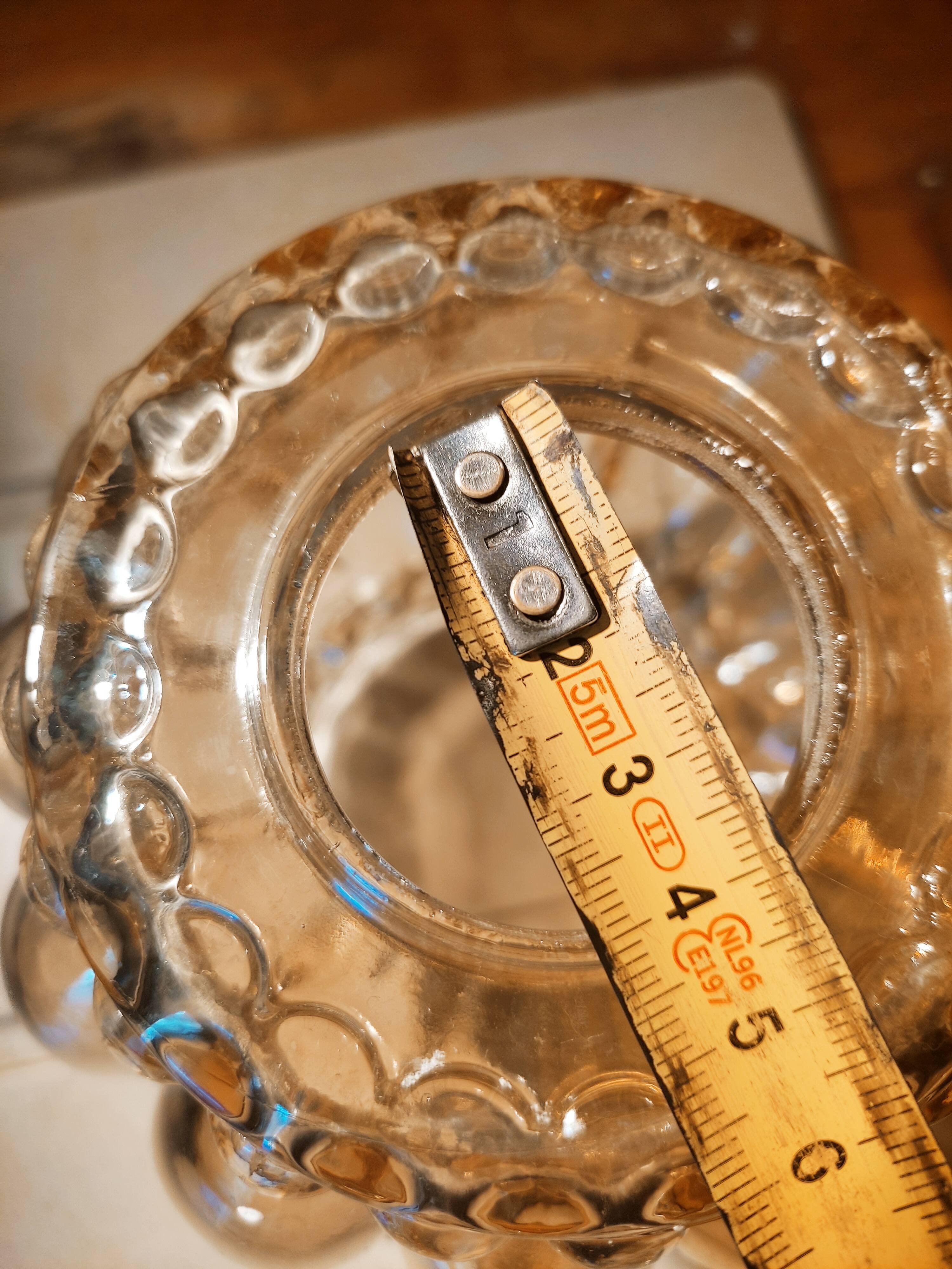 Tulip in iridescent golden glass