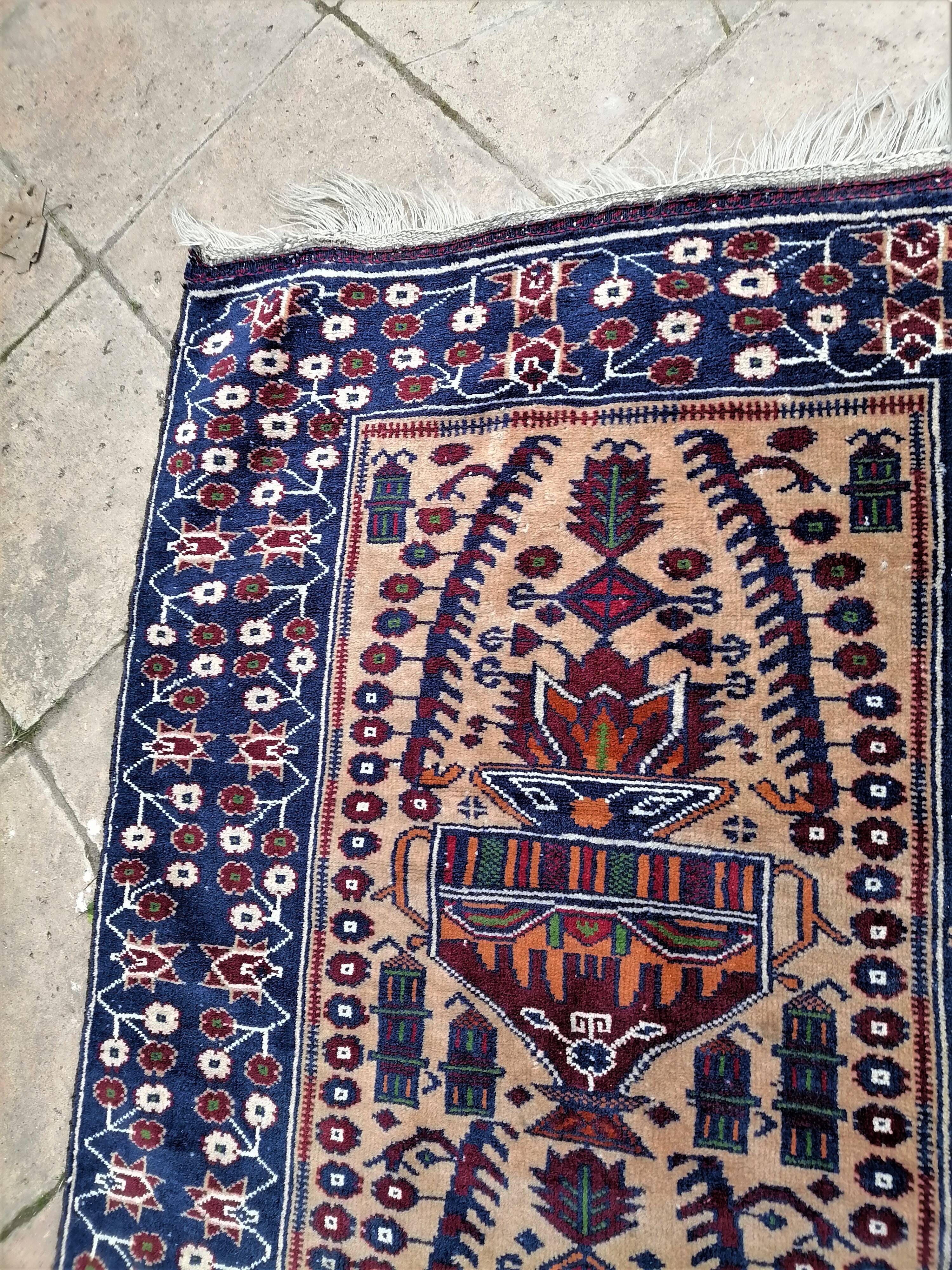 Ancient oriental carpet early 20th century 140 x 89cm