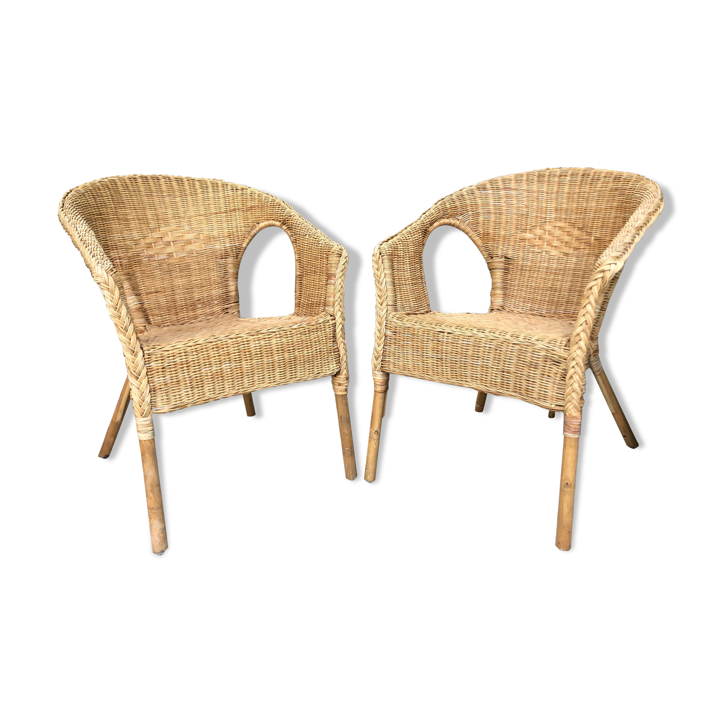 Pair of wicker armchairs