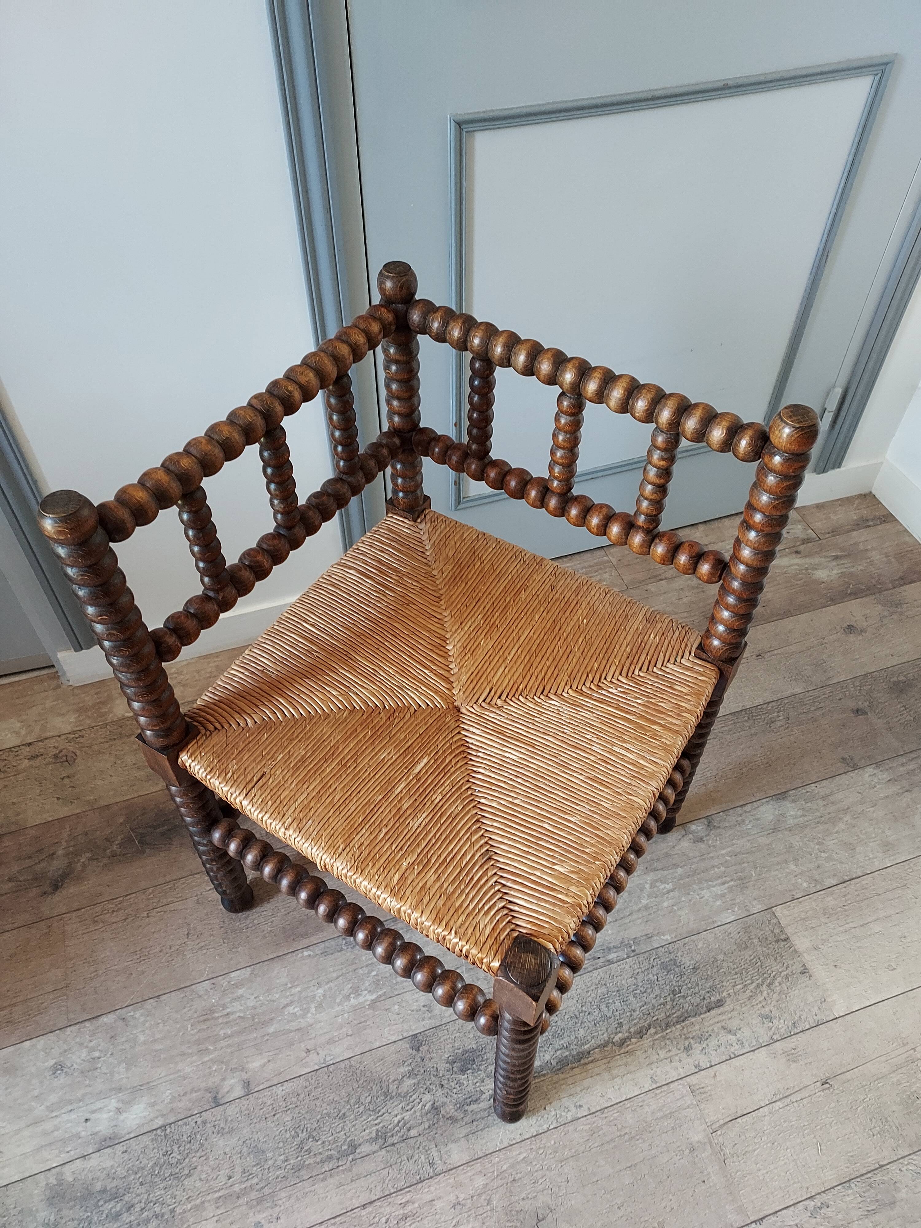 Mulched corner armchair arts and crafts style