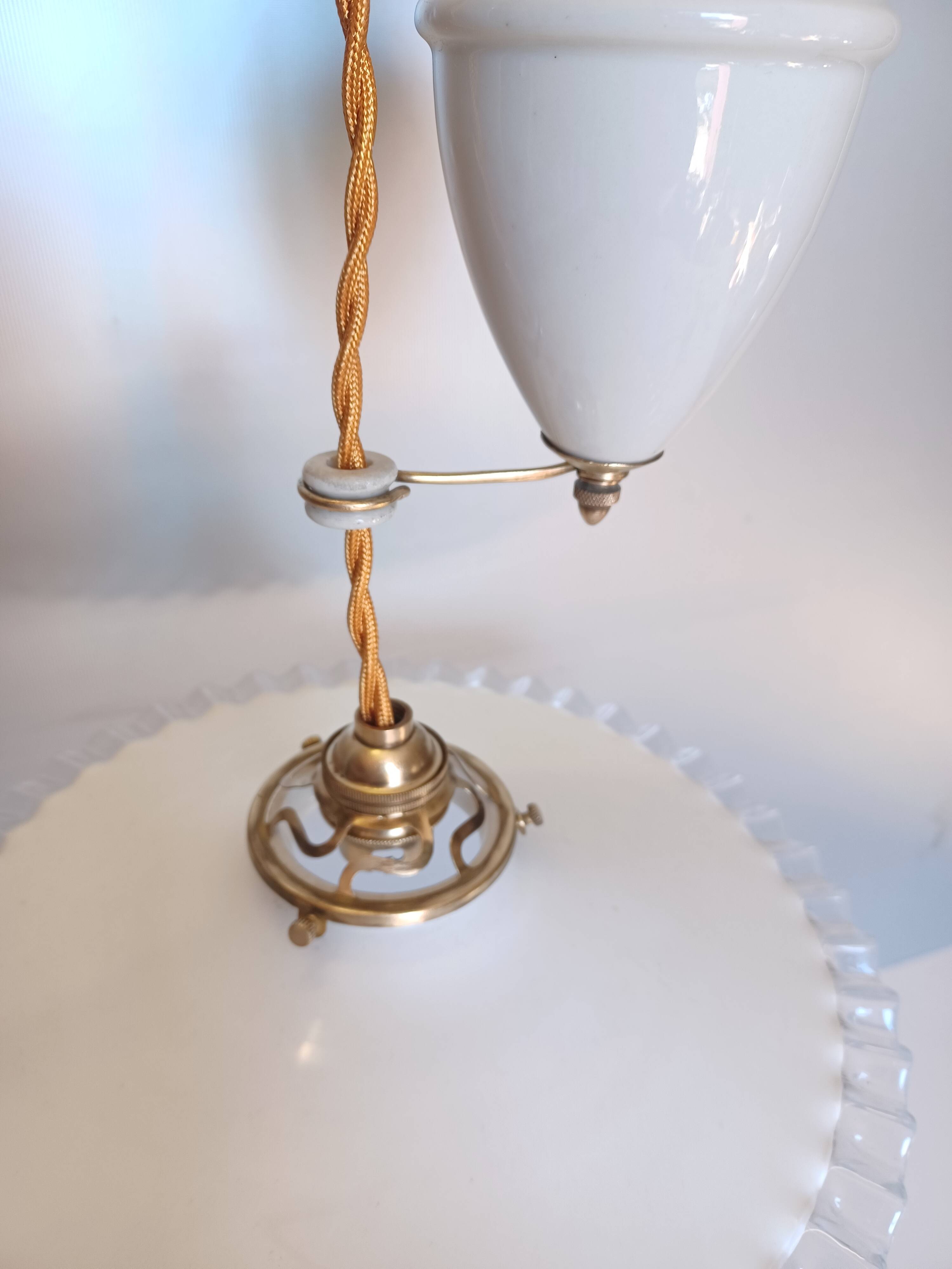 Suspension rises and falls - Opaline and fluted glass - 1930