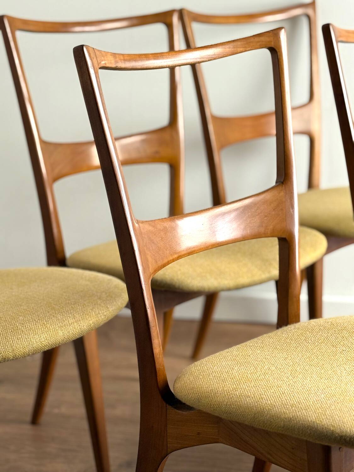 Lot de 5 chaises scandinaves vintage