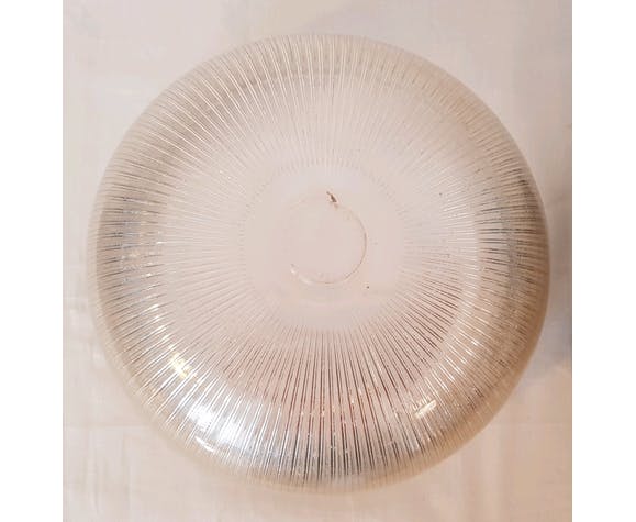 Cast-by-window industrial lamp