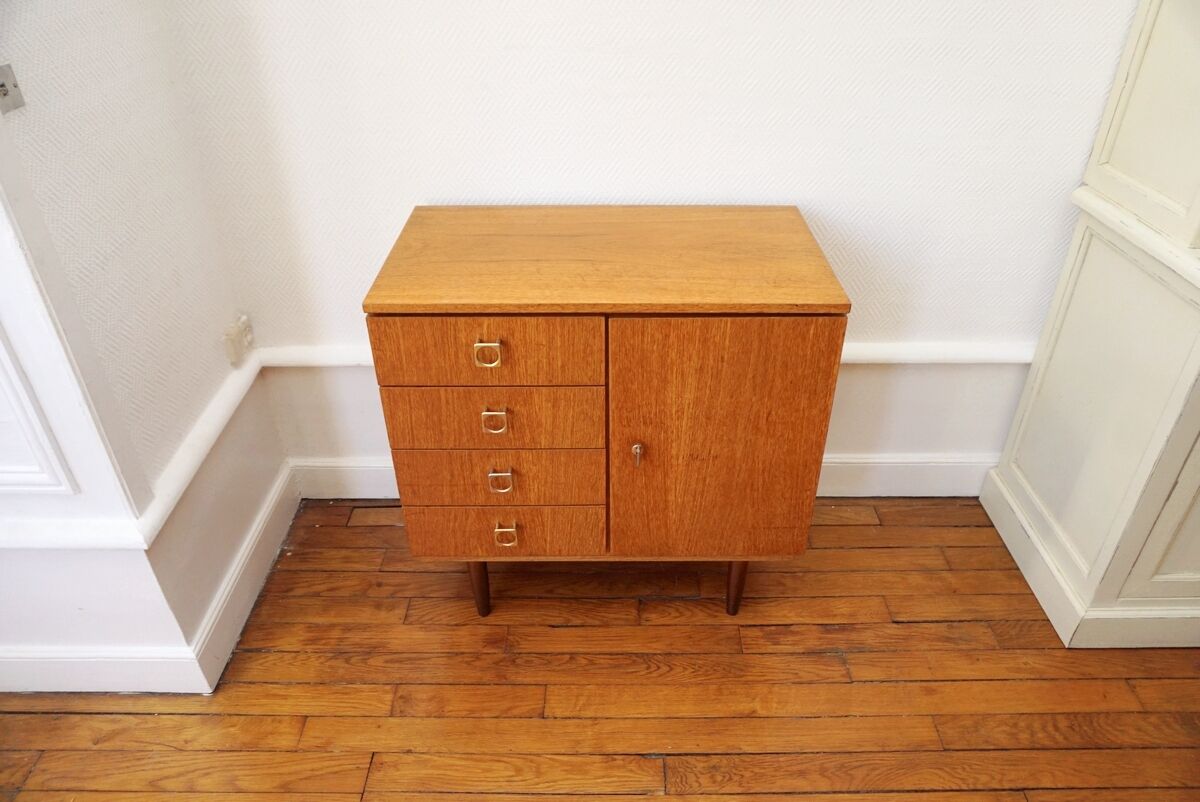 Vintage dresser 4 drawers 1 door