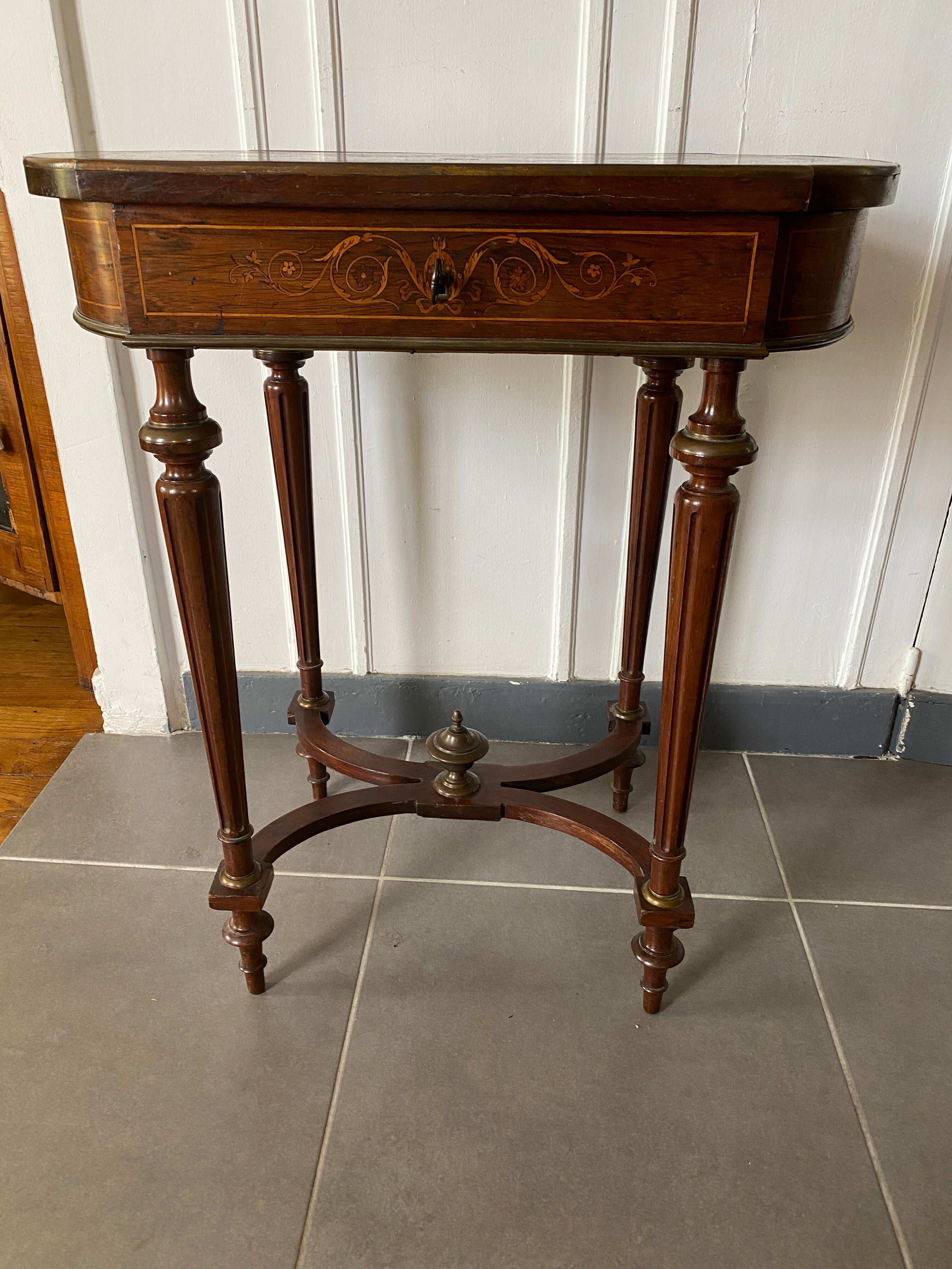 Napoleon III style table inlaid style