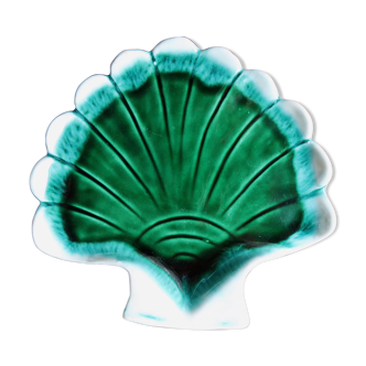 Empty pocket ceramic shell shape