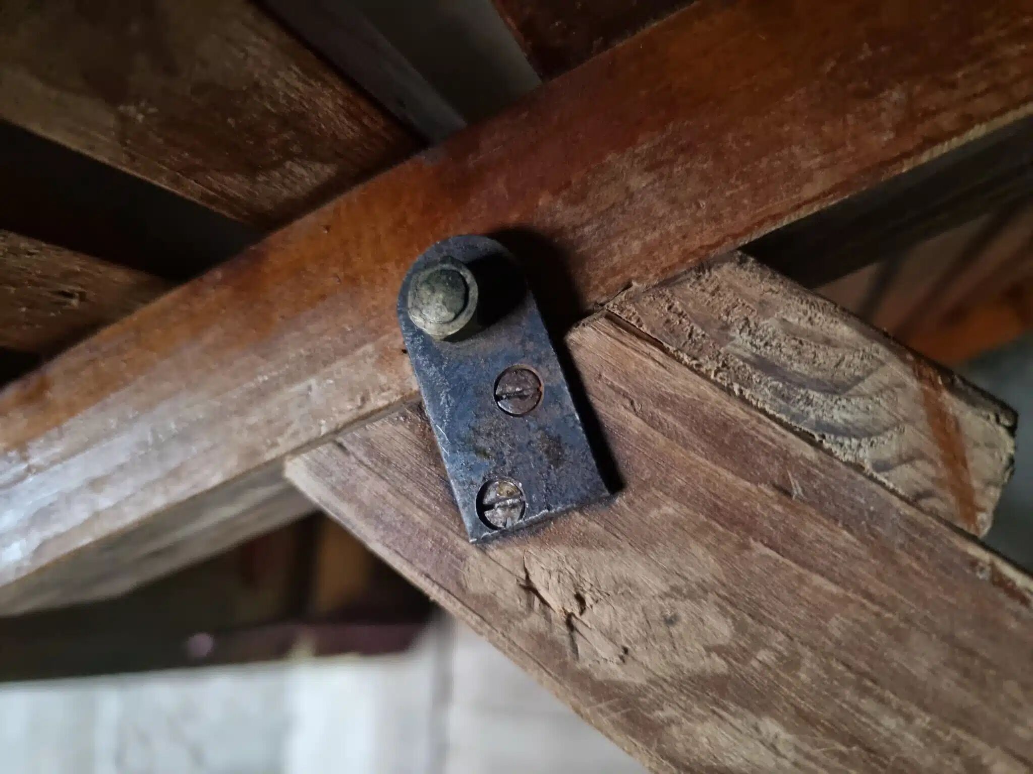 Vintage folding garden table in pine, mid-20th century.