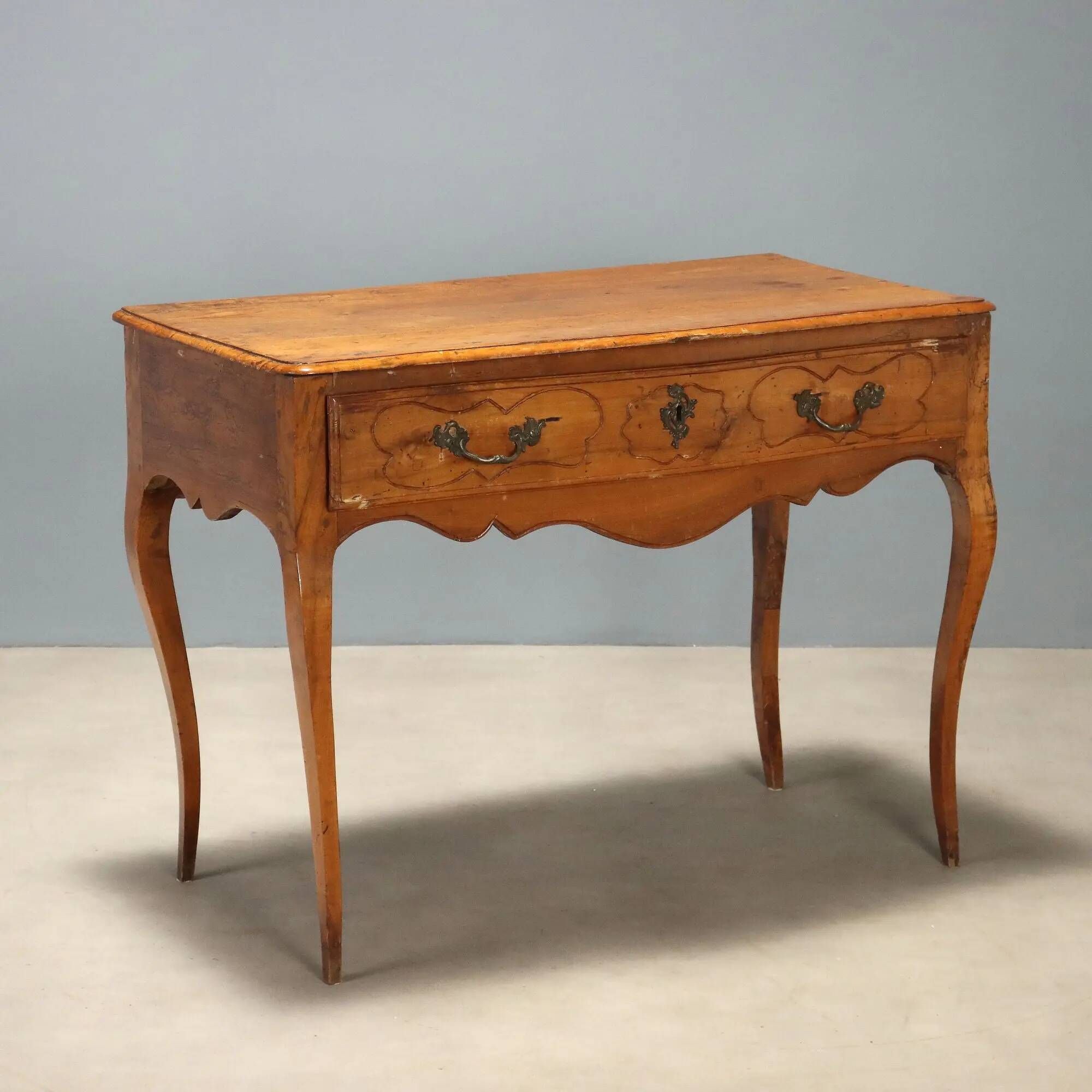 Baroque antique console in walnut and bronze, Italy, 18th century.