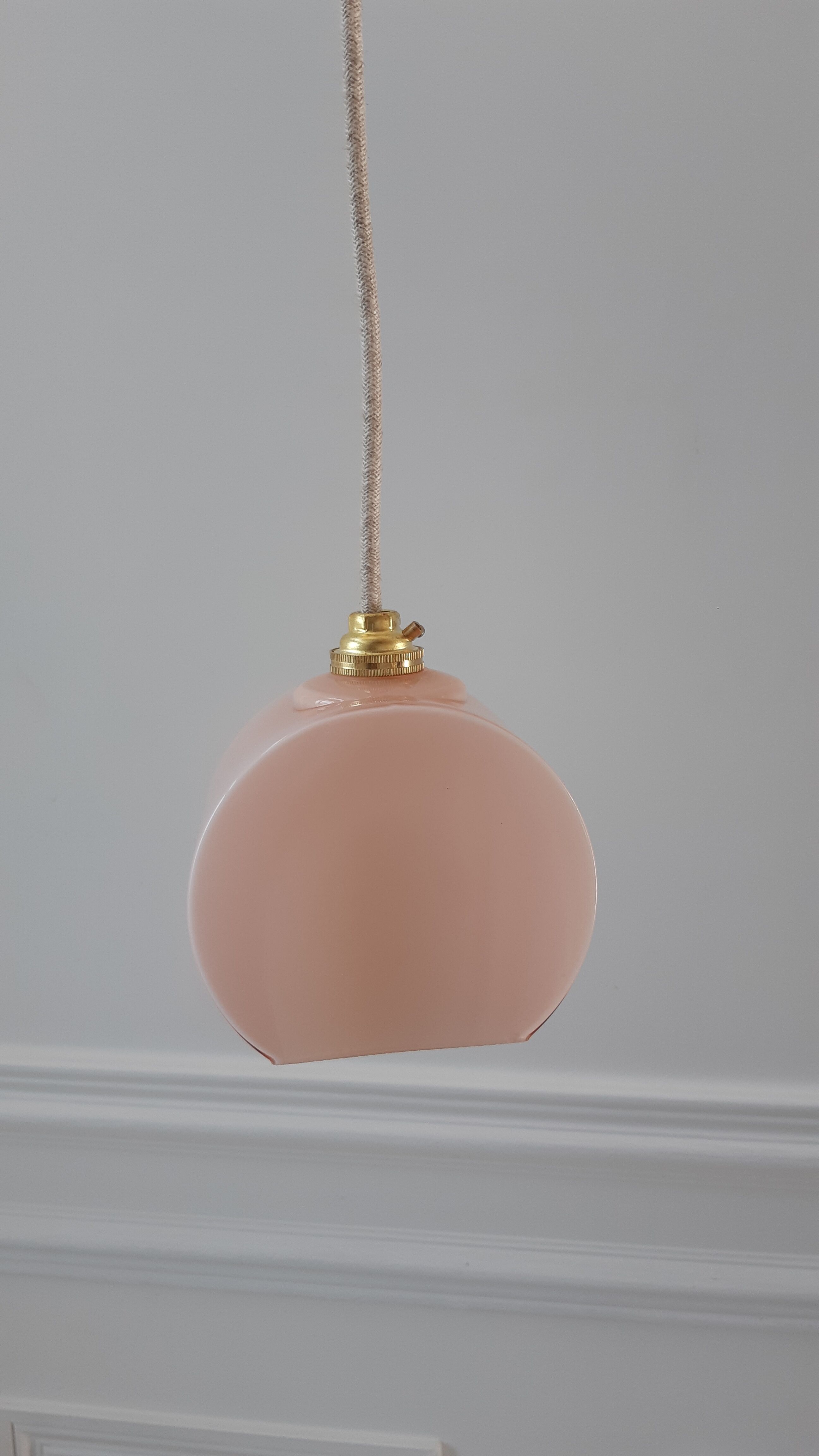 Suspension in powder pink opaline art deco 30s-40s