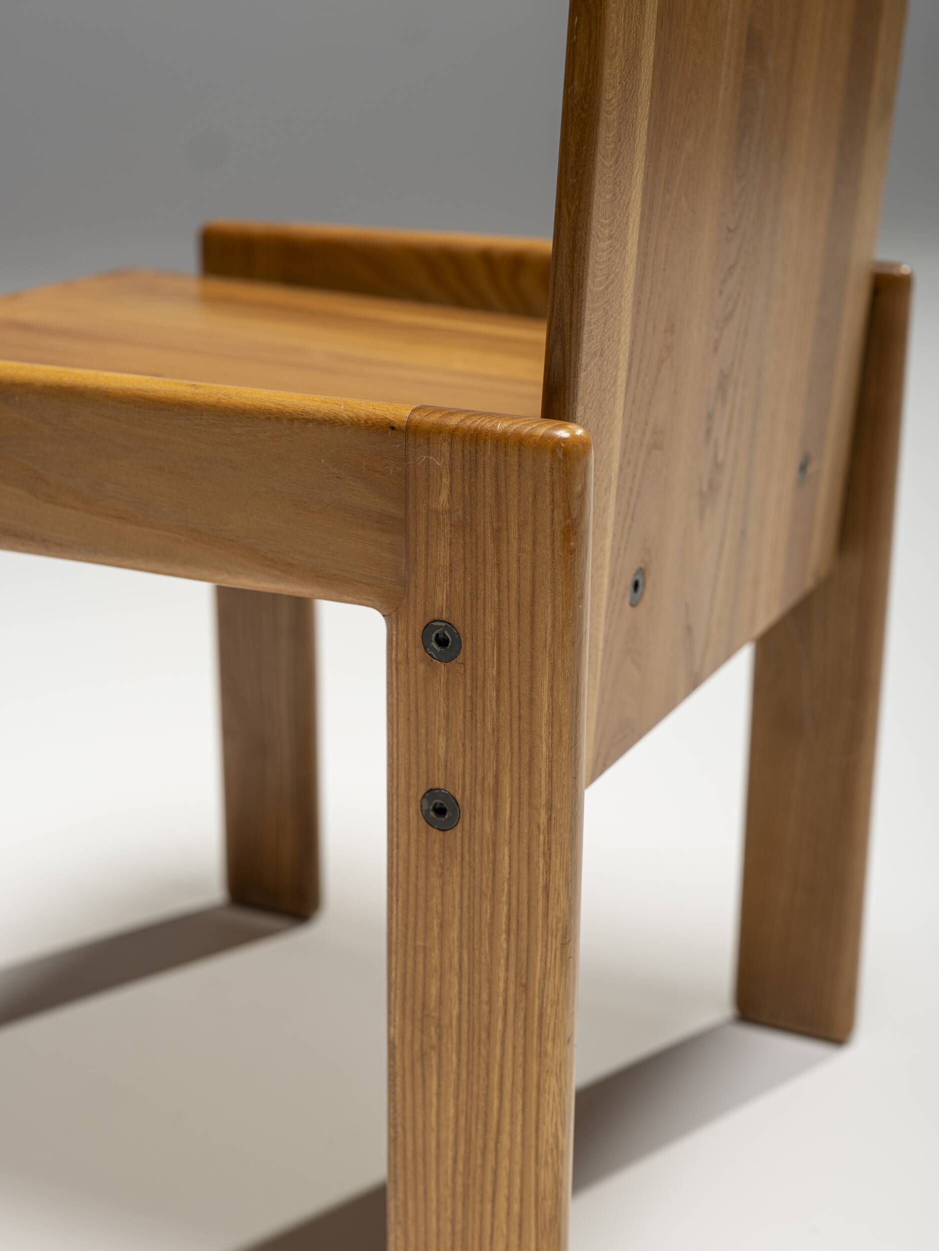 Lot de 4 chaises de salle à manger italiennes en orme par Romanutti, Italie, années 1970