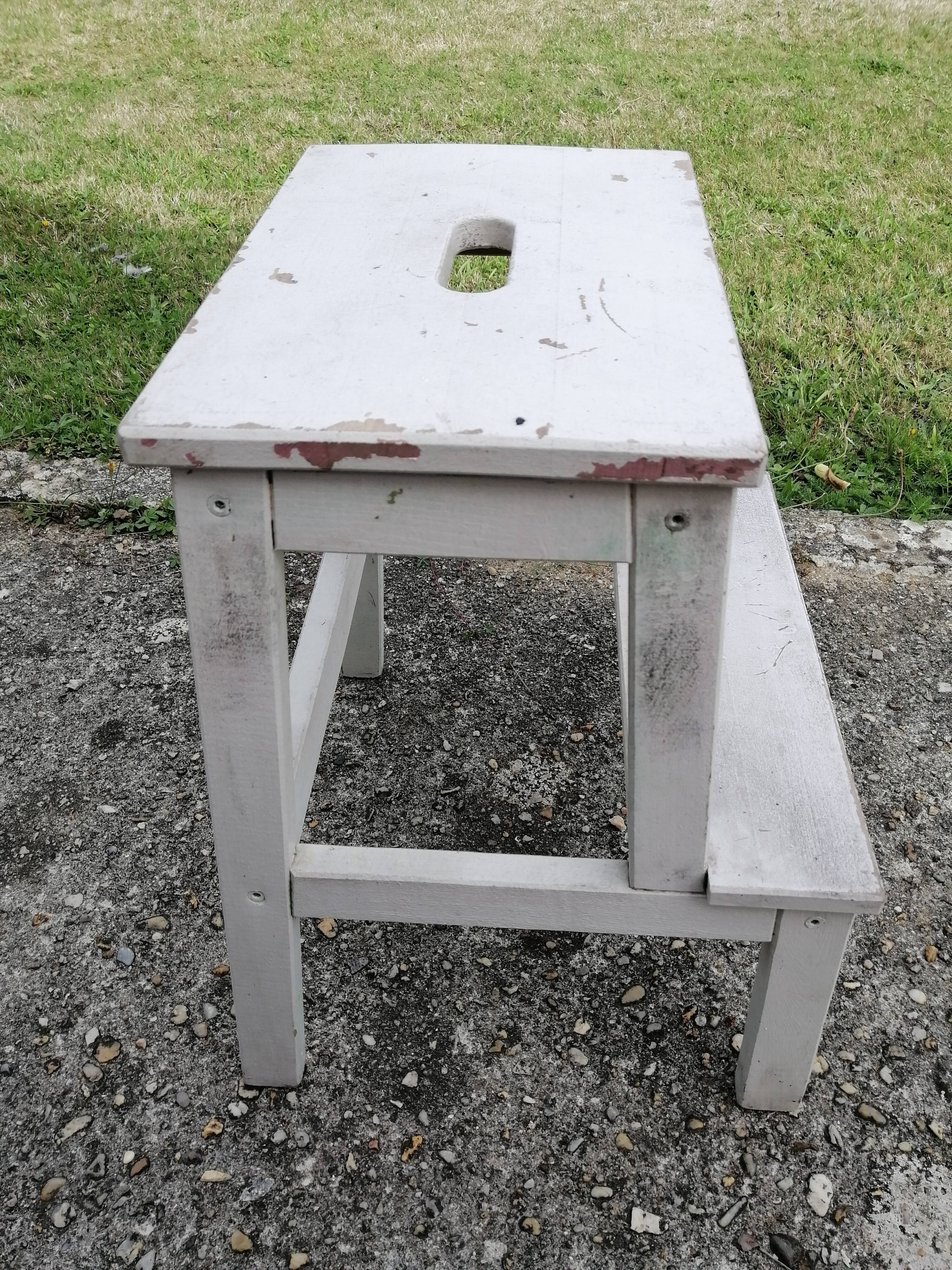 Wooden step for workshop