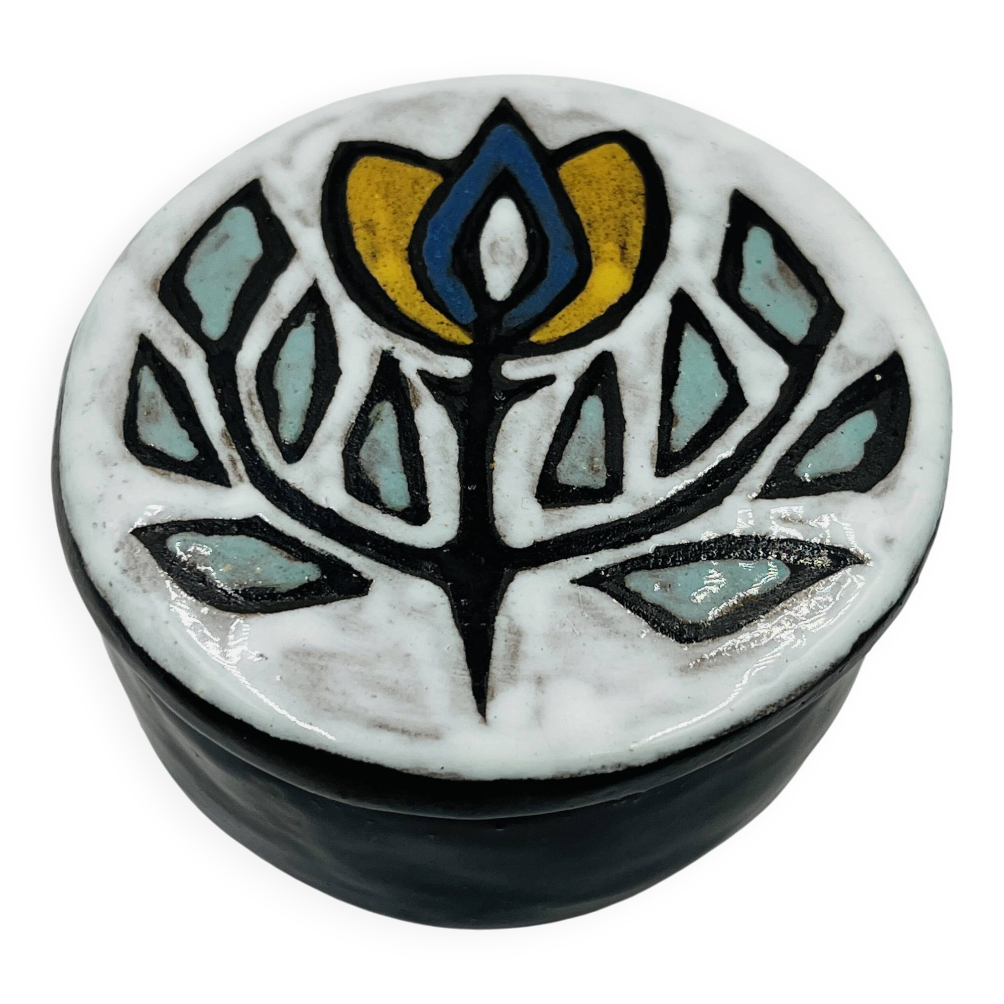 Ceramic box from Namur attributed to Yvette Manoy.